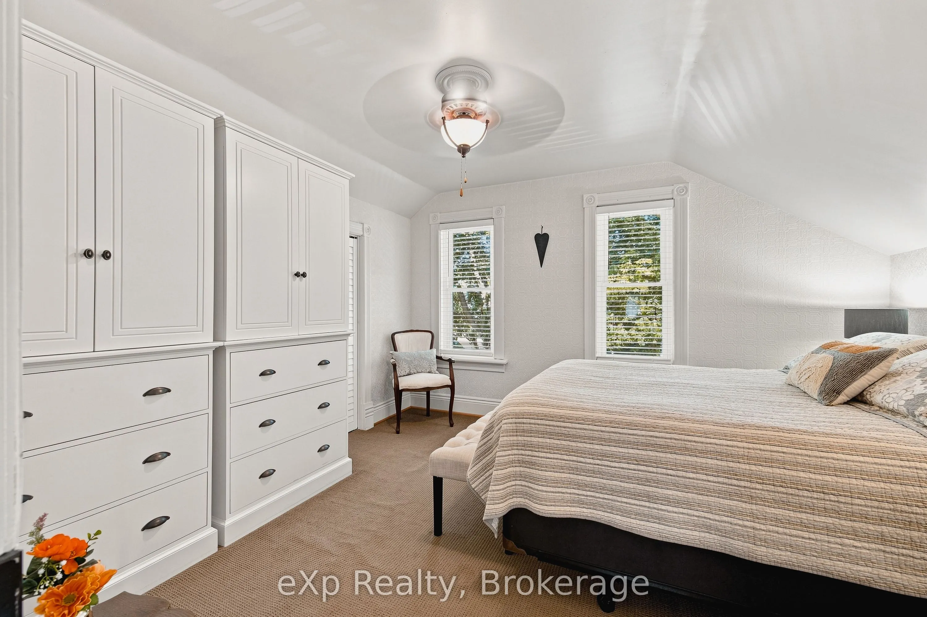 51 Osprey Street S