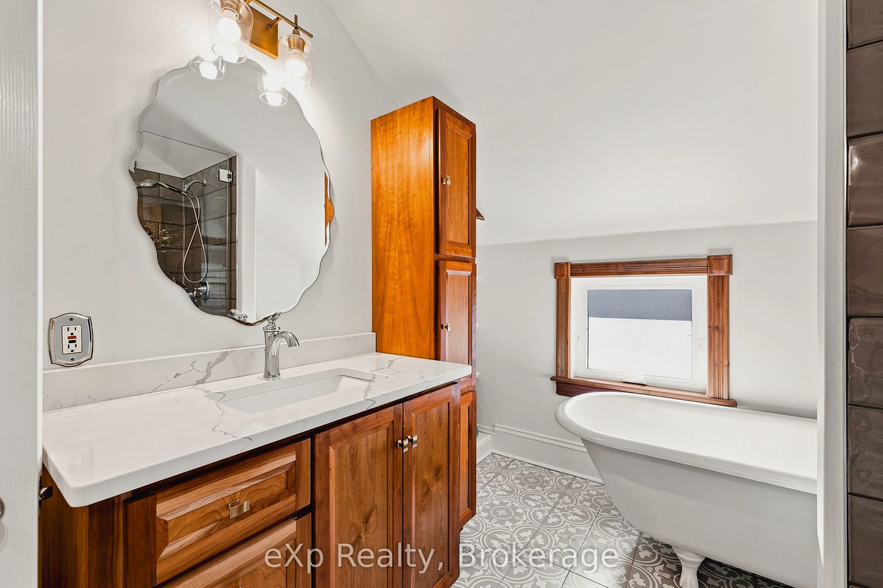 51 Osprey Street S