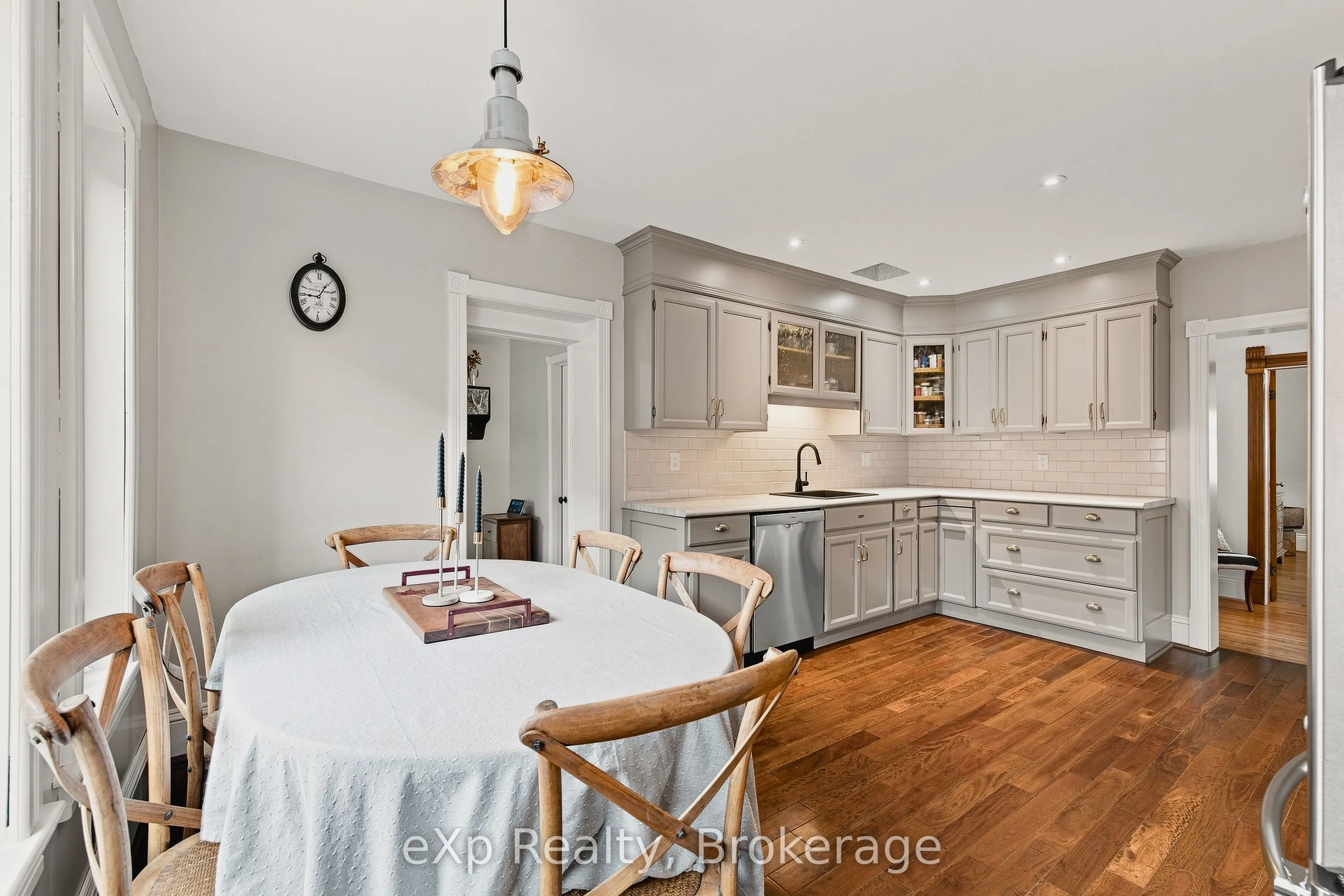 51 Osprey Street S