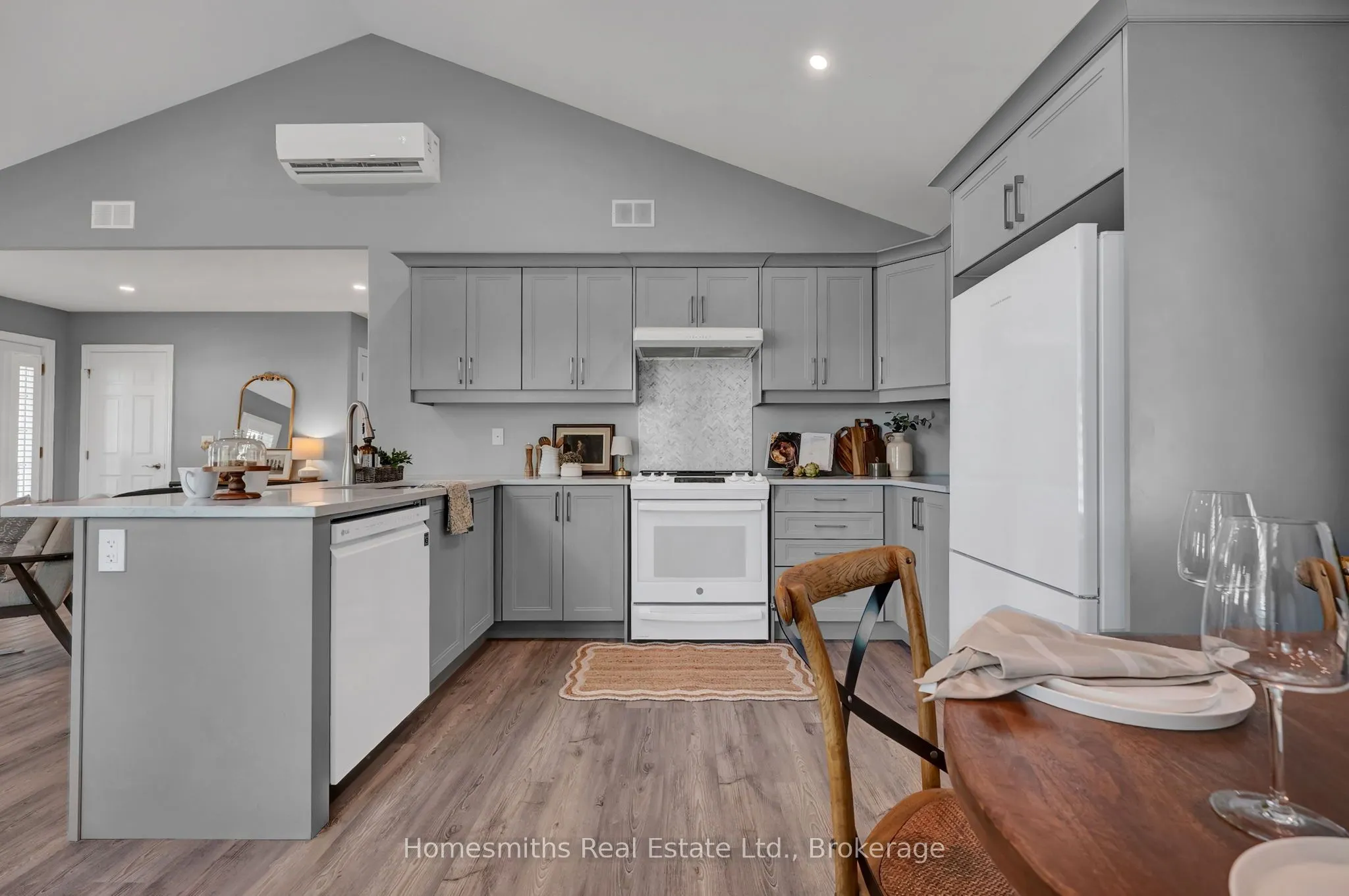 300 Croft Street #404