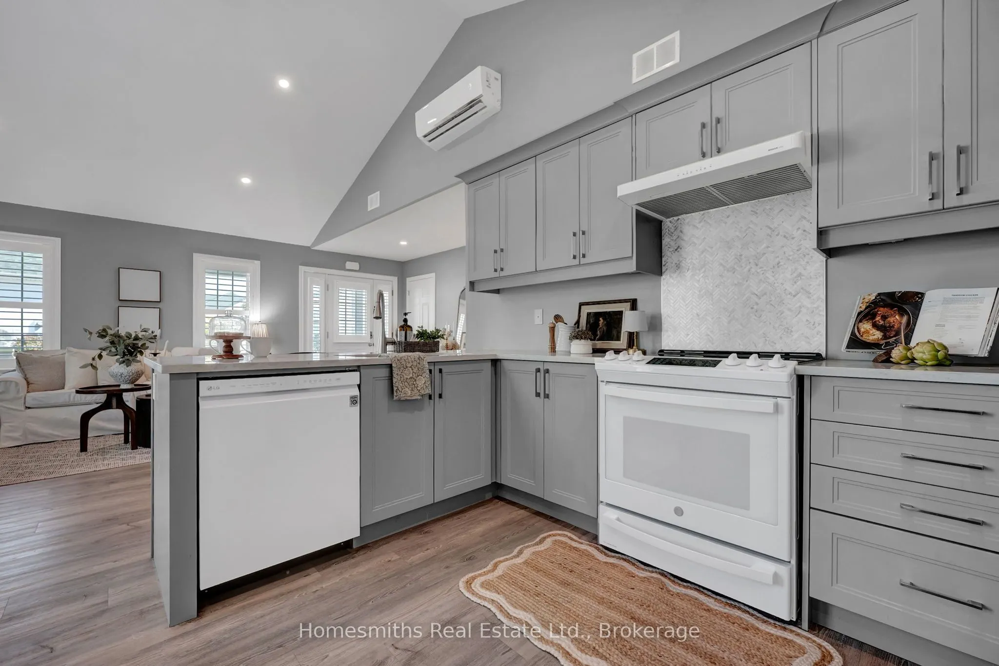 300 Croft Street #404