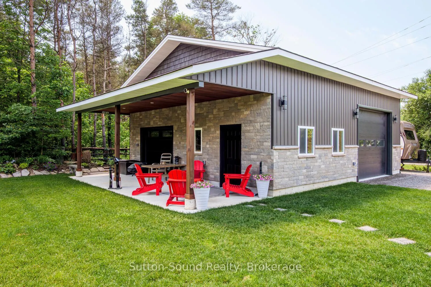 35 Pine Tree Drive
