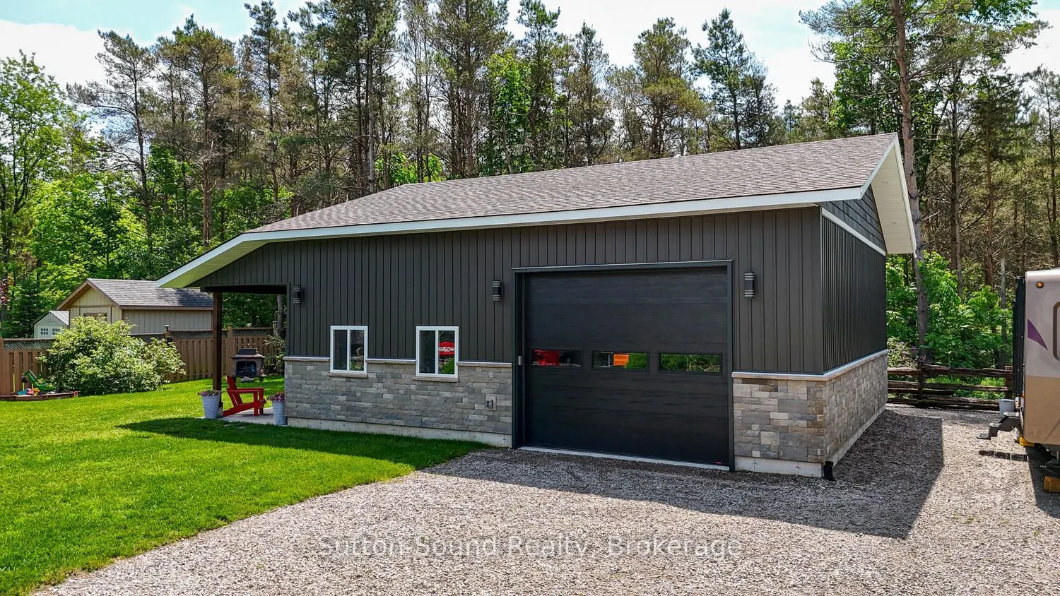 35 Pine Tree Drive