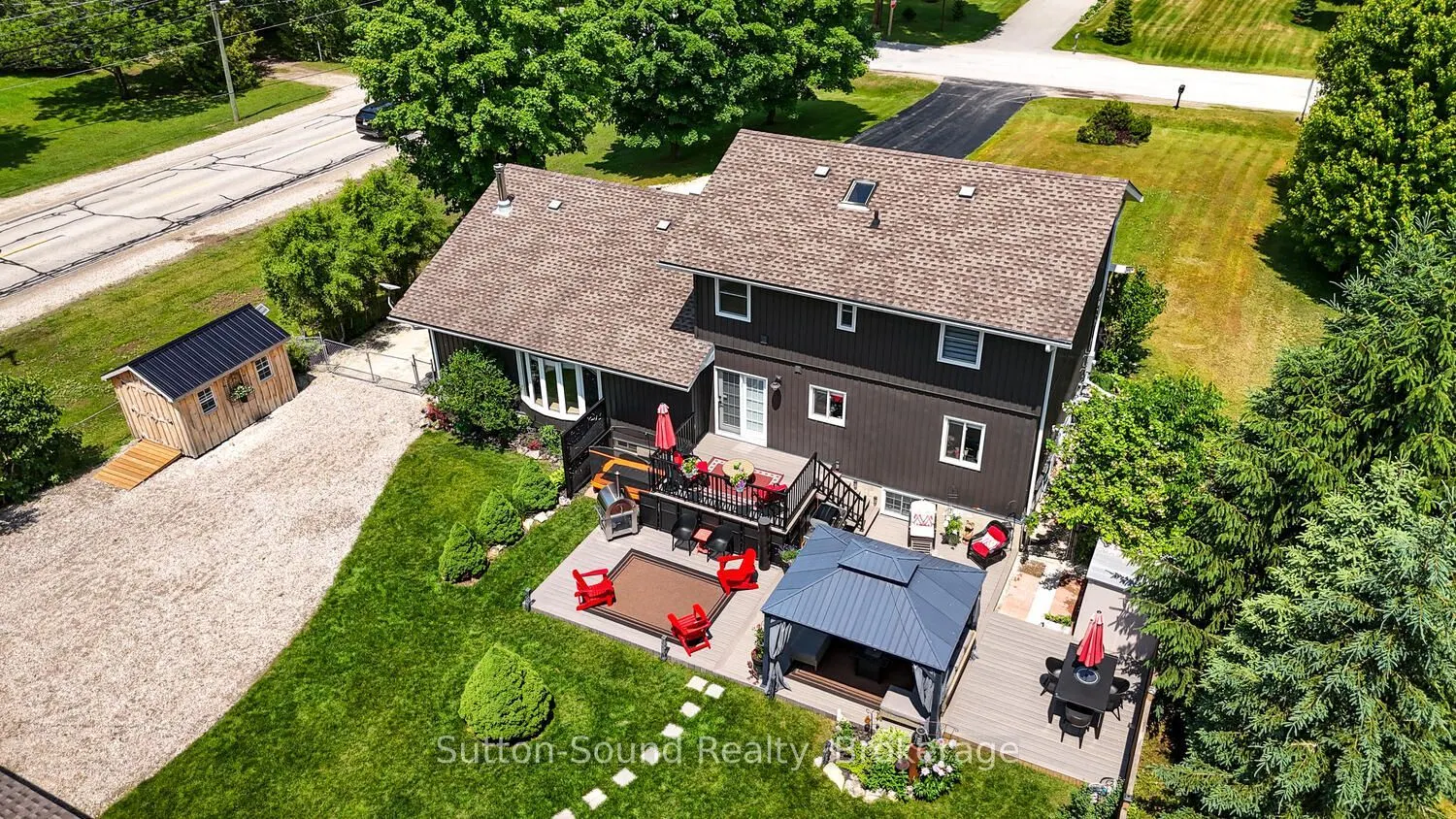 35 Pine Tree Drive