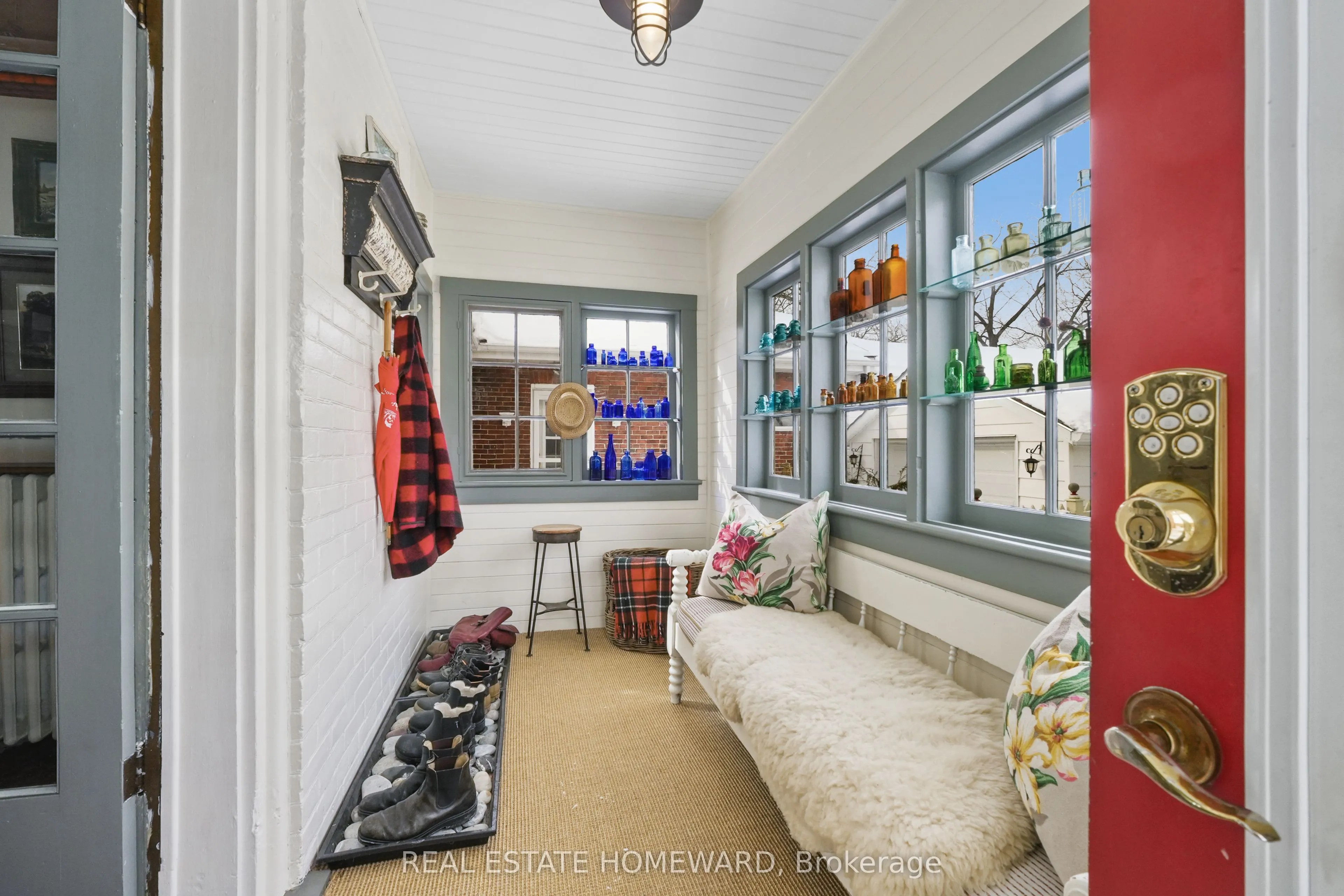 96 James Street W