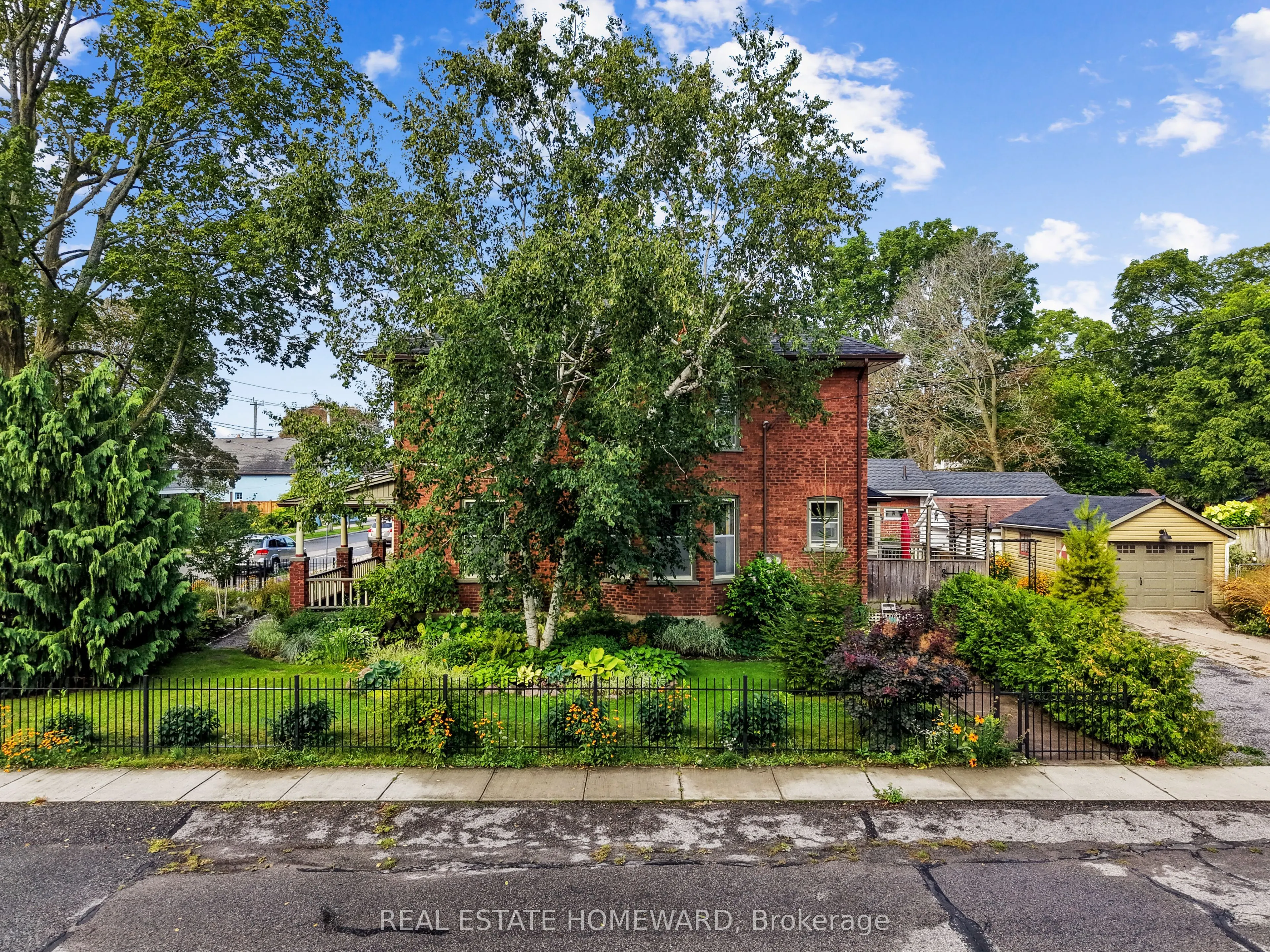 96 James Street W