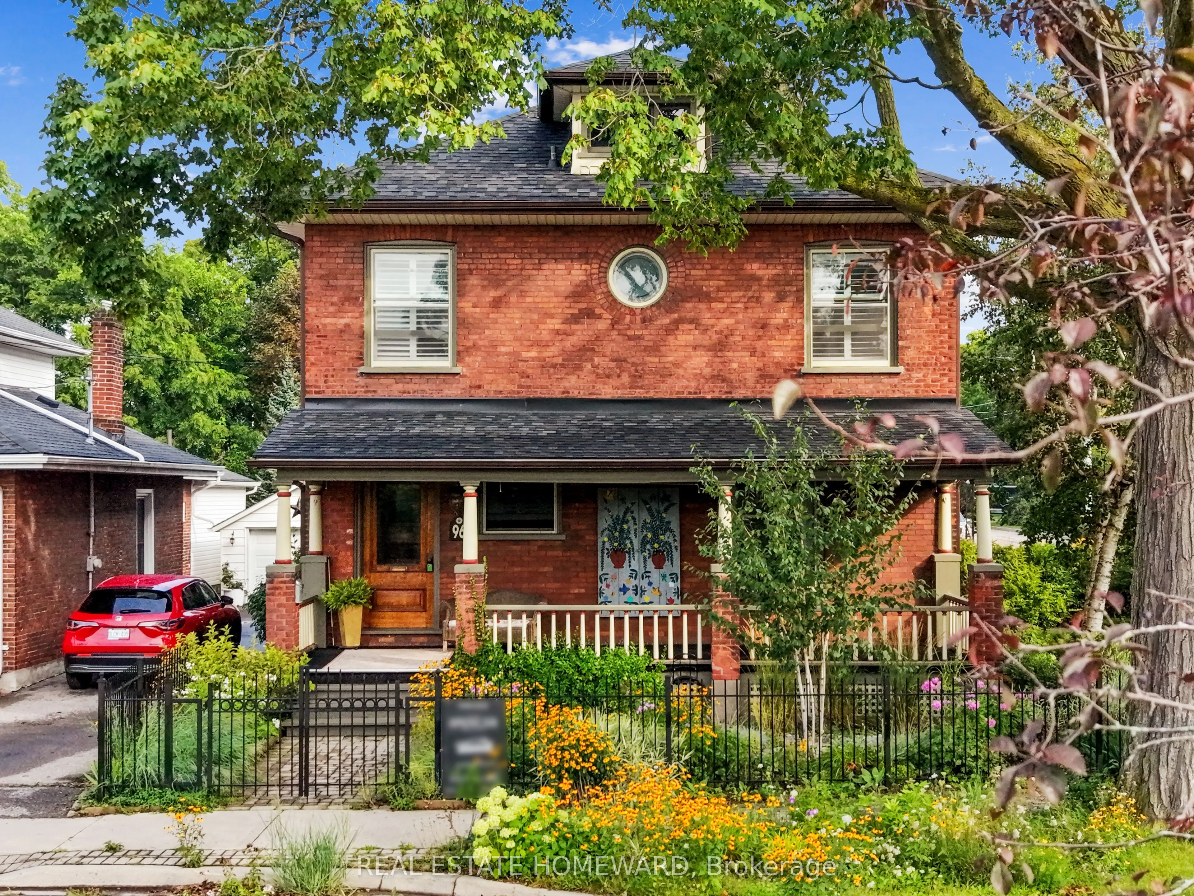 96 James Street W