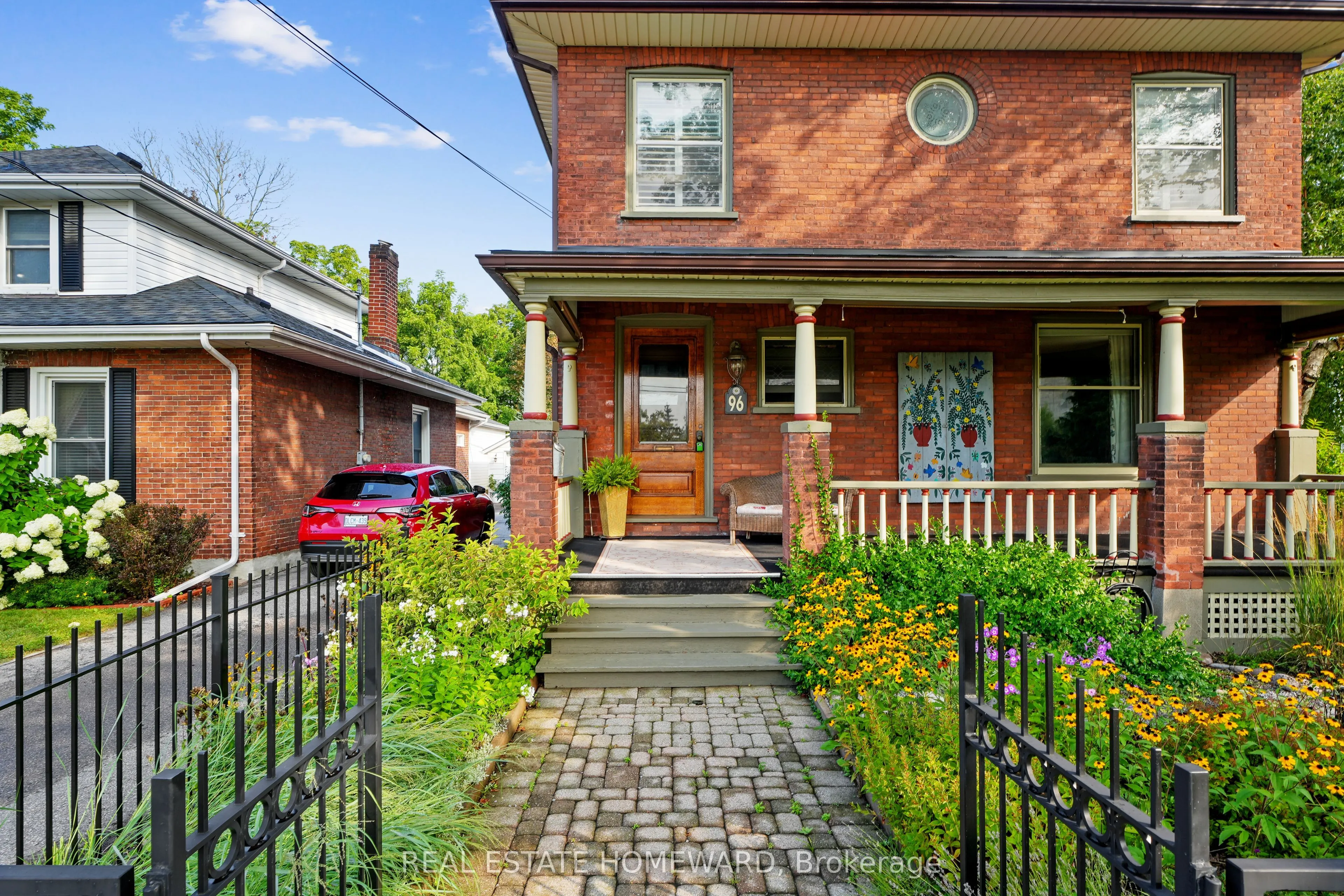 96 James Street W