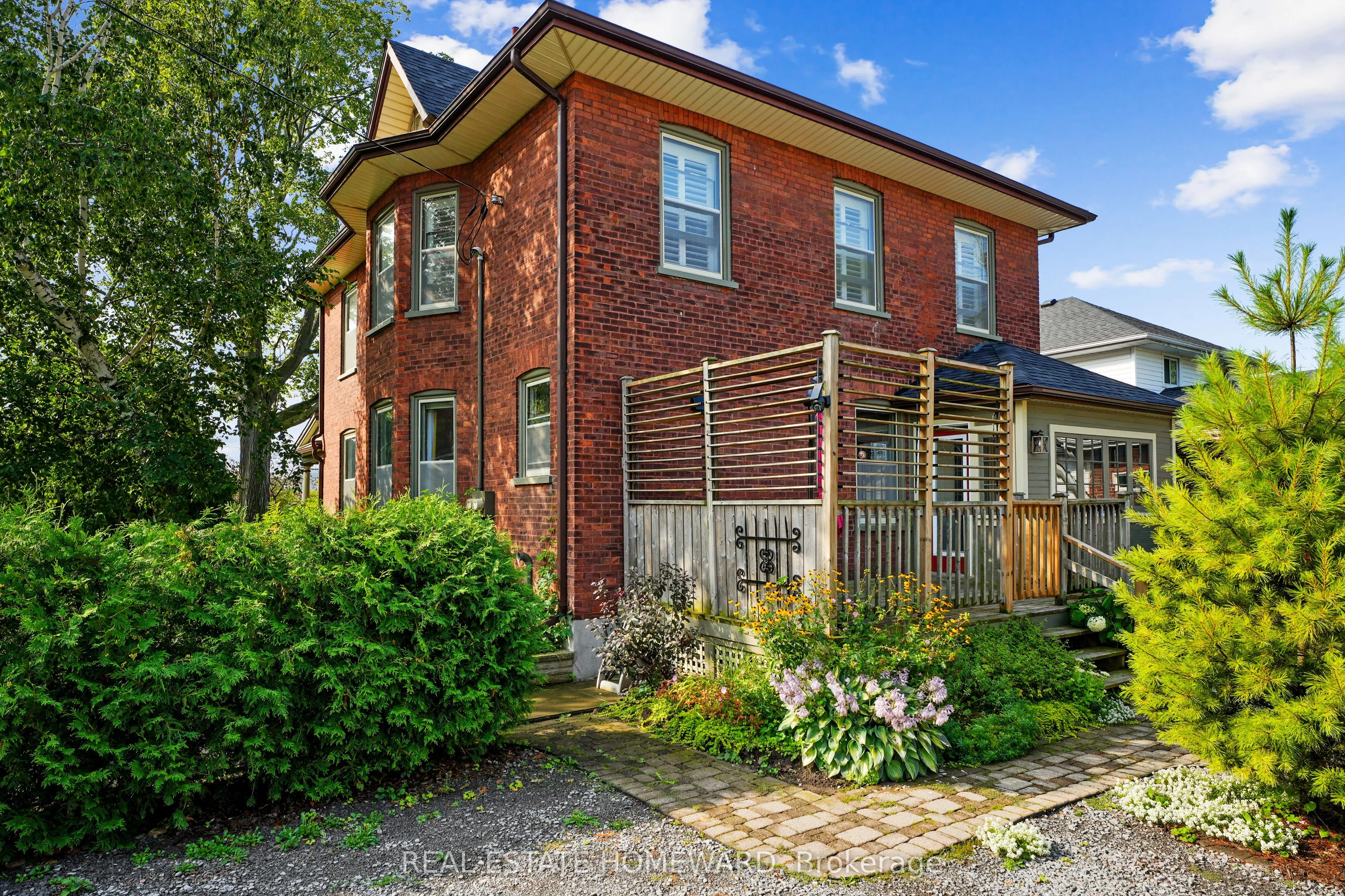 96 James Street W