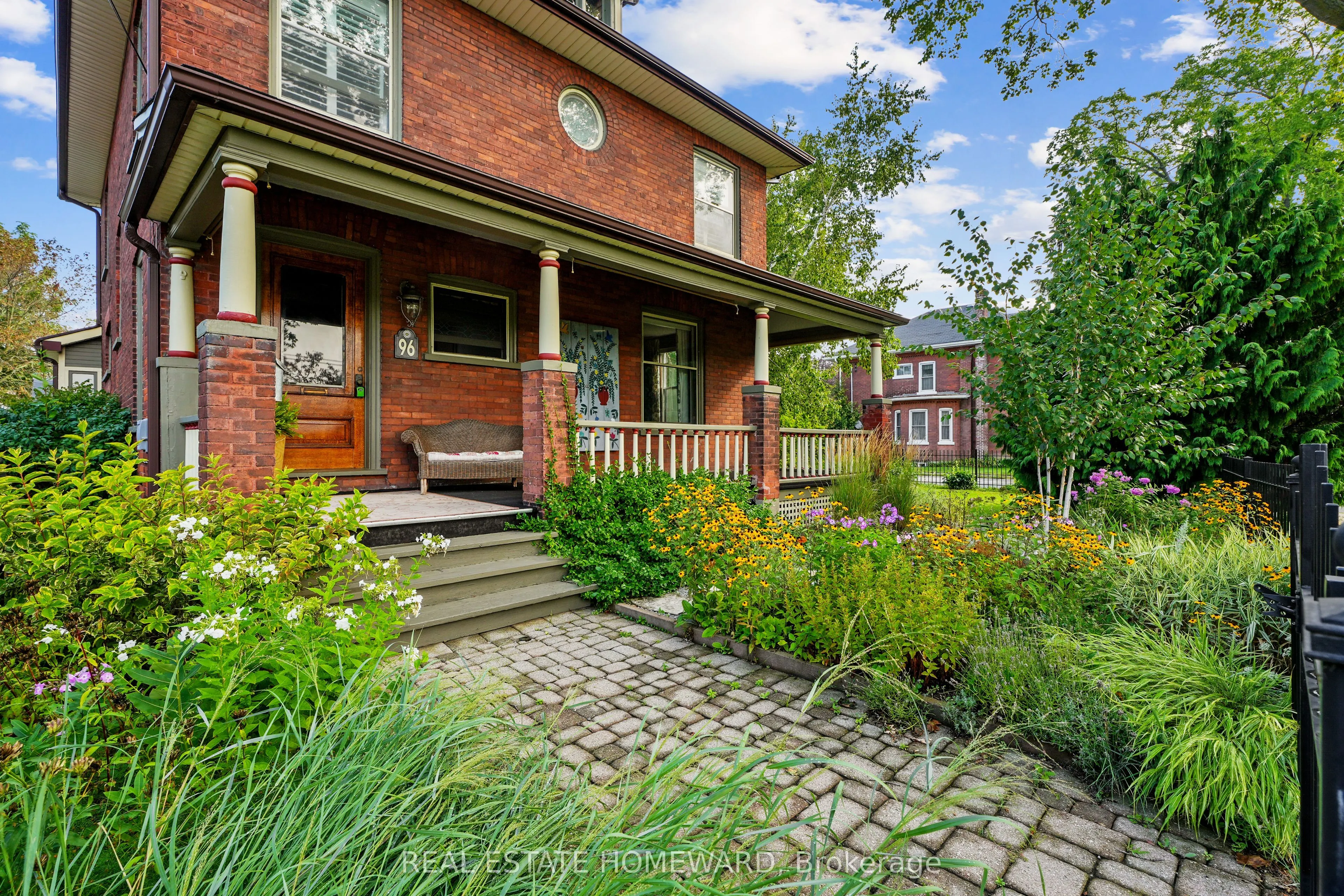 96 James Street W