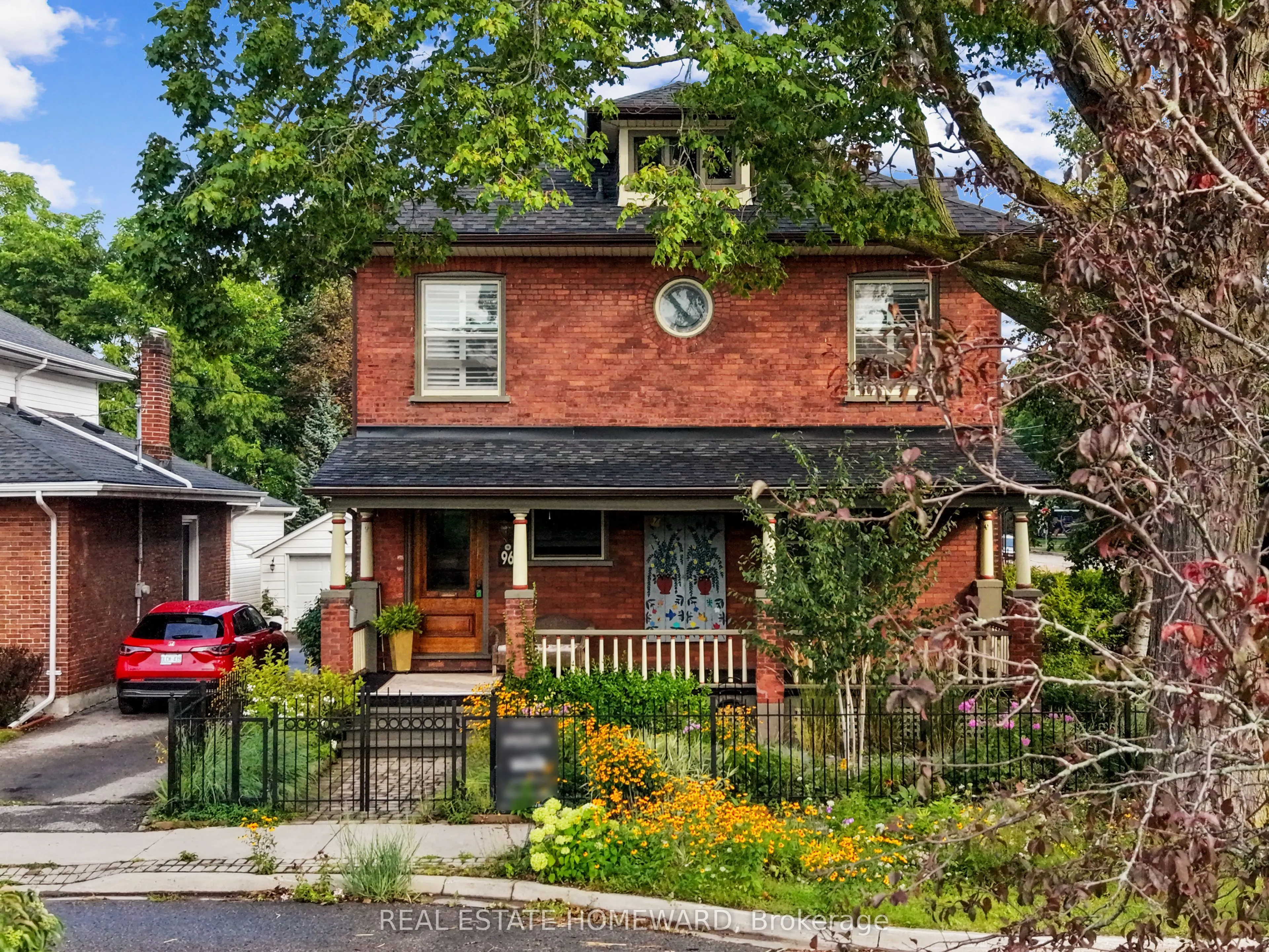 96 James Street W