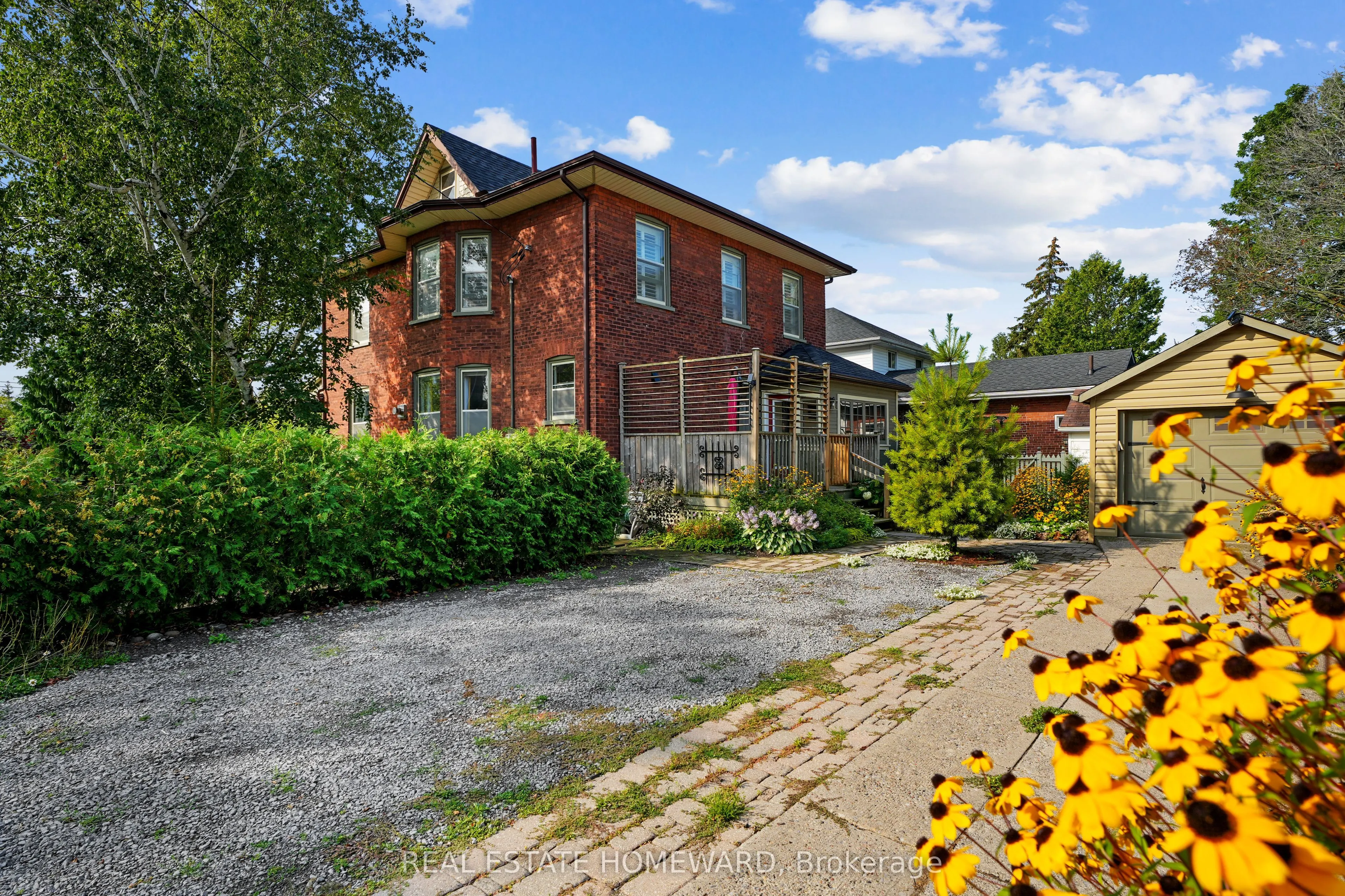 96 James Street W