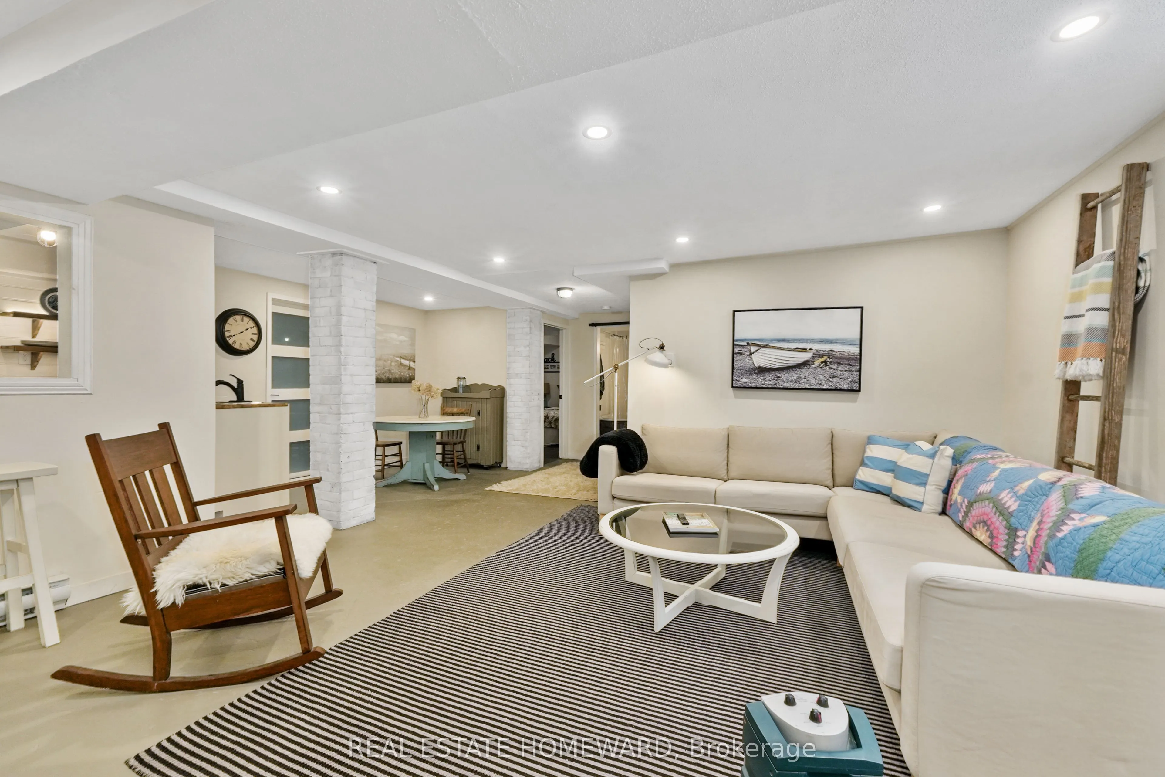 96 James Street W