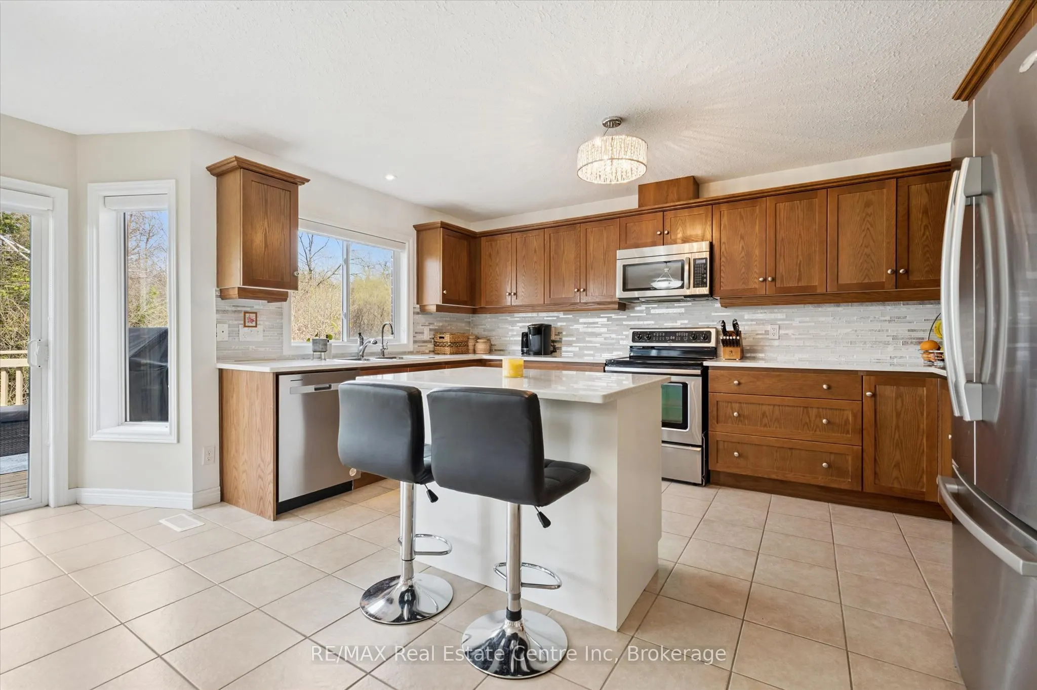 556 Black Street
