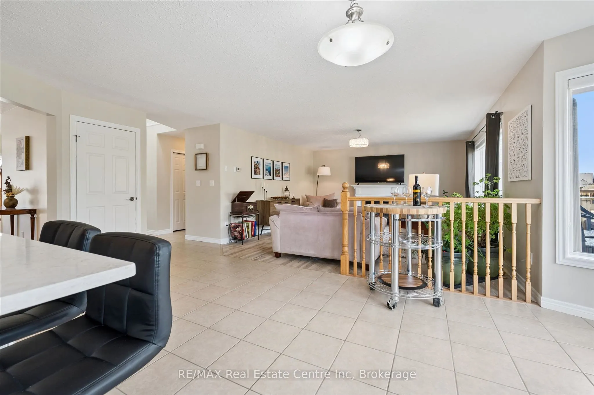 556 Black Street