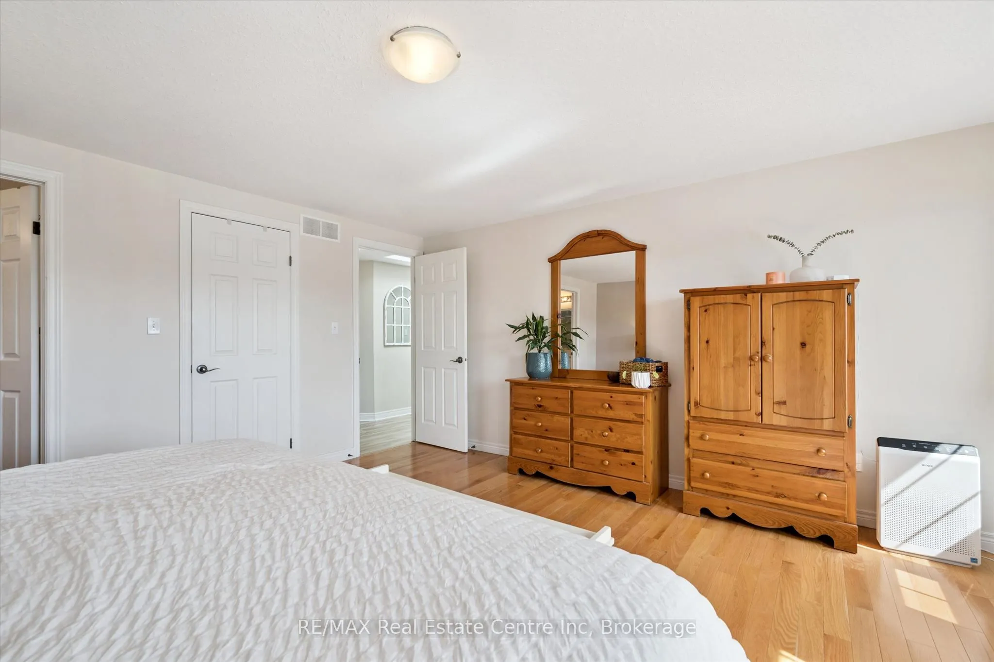 556 Black Street