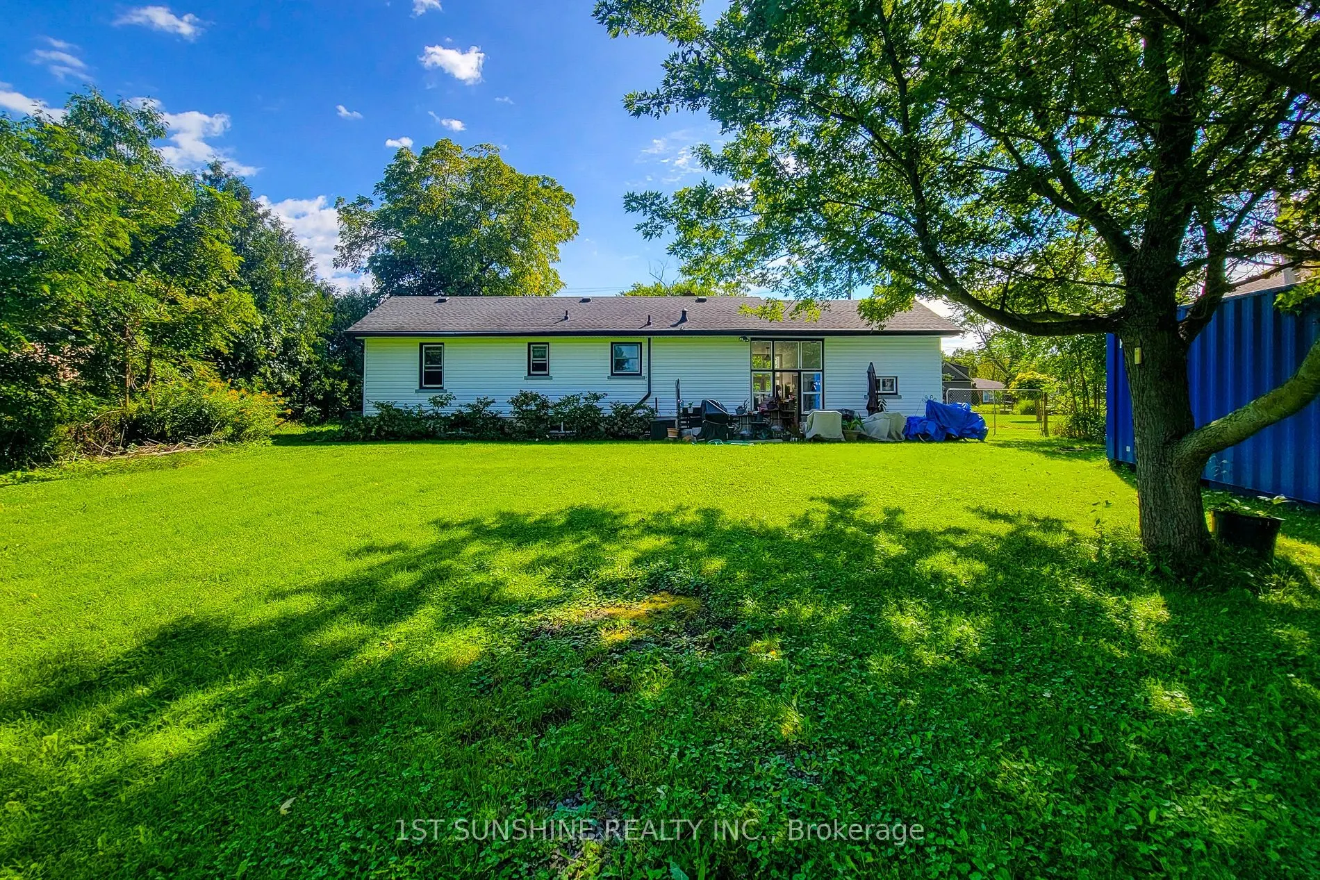 306 RIVERSIDE Drive