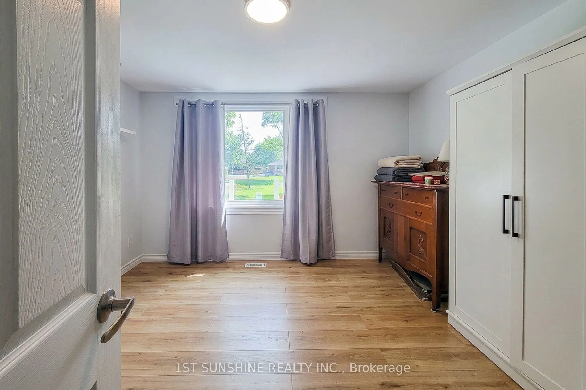 306 RIVERSIDE Drive