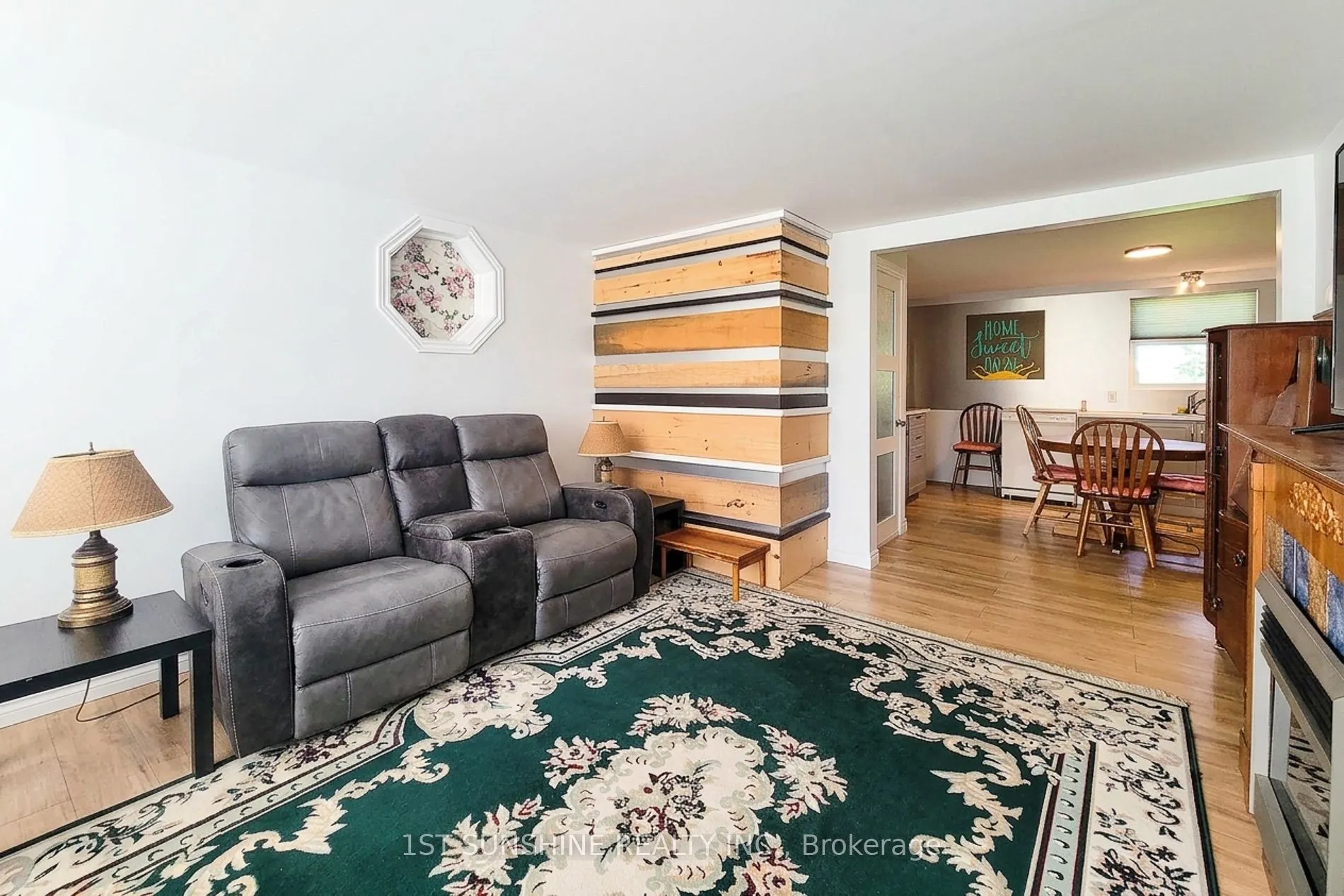 306 RIVERSIDE Drive
