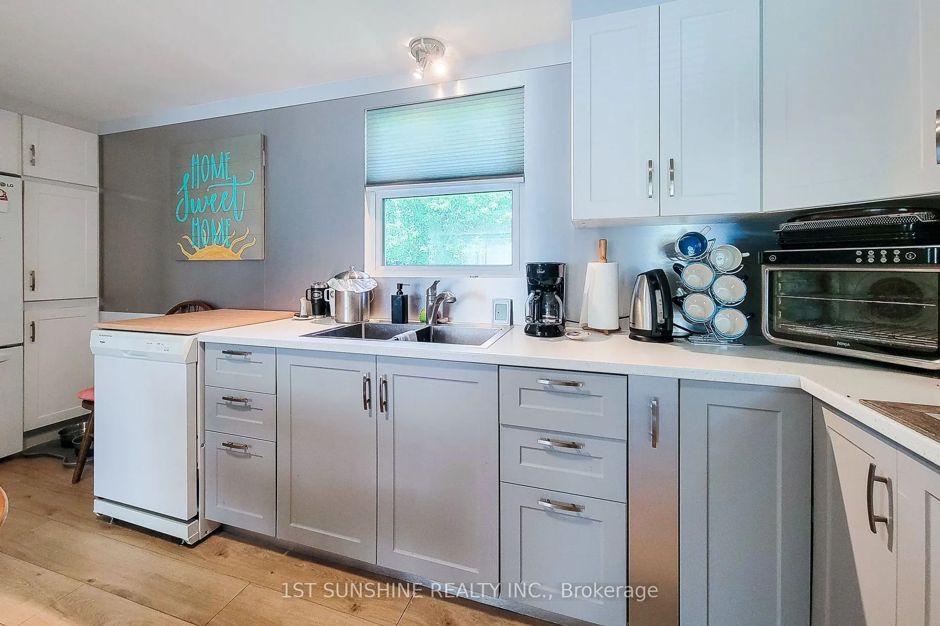 306 RIVERSIDE Drive
