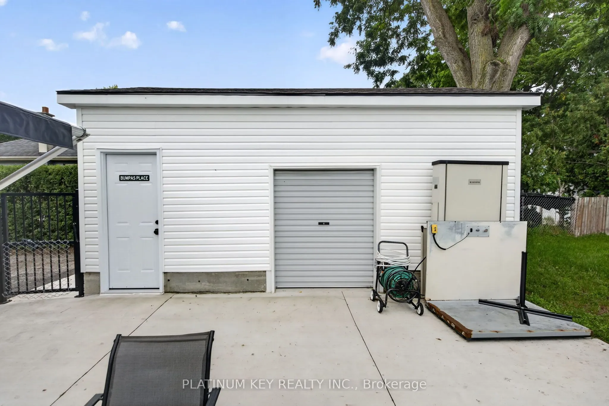 422 Metcalfe Street W