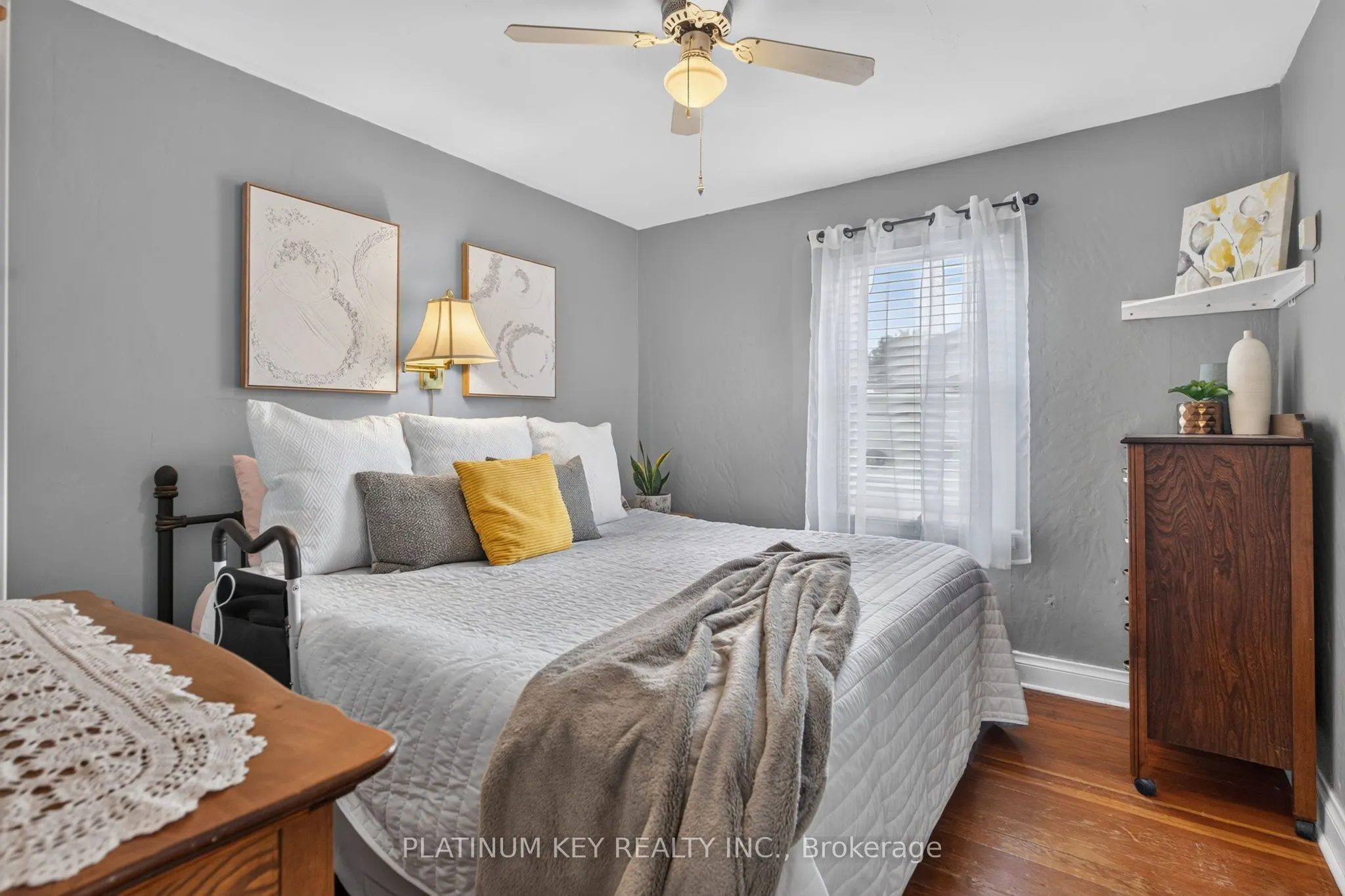 422 Metcalfe Street W