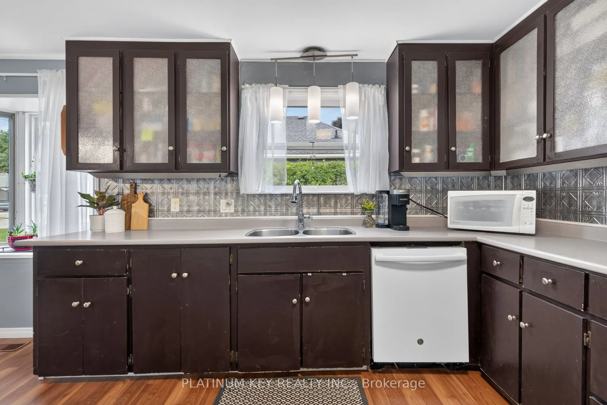 422 Metcalfe Street W