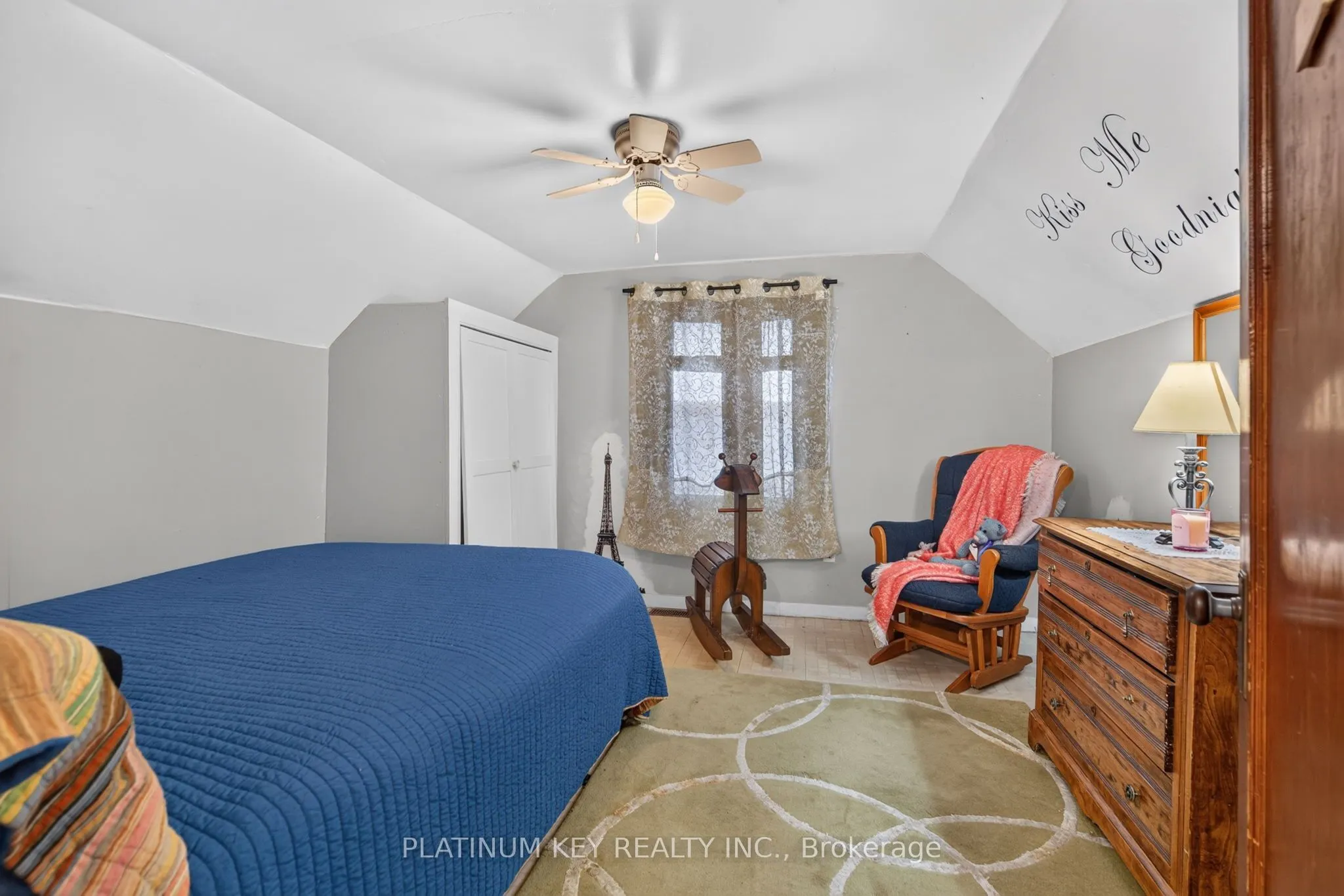 422 Metcalfe Street W