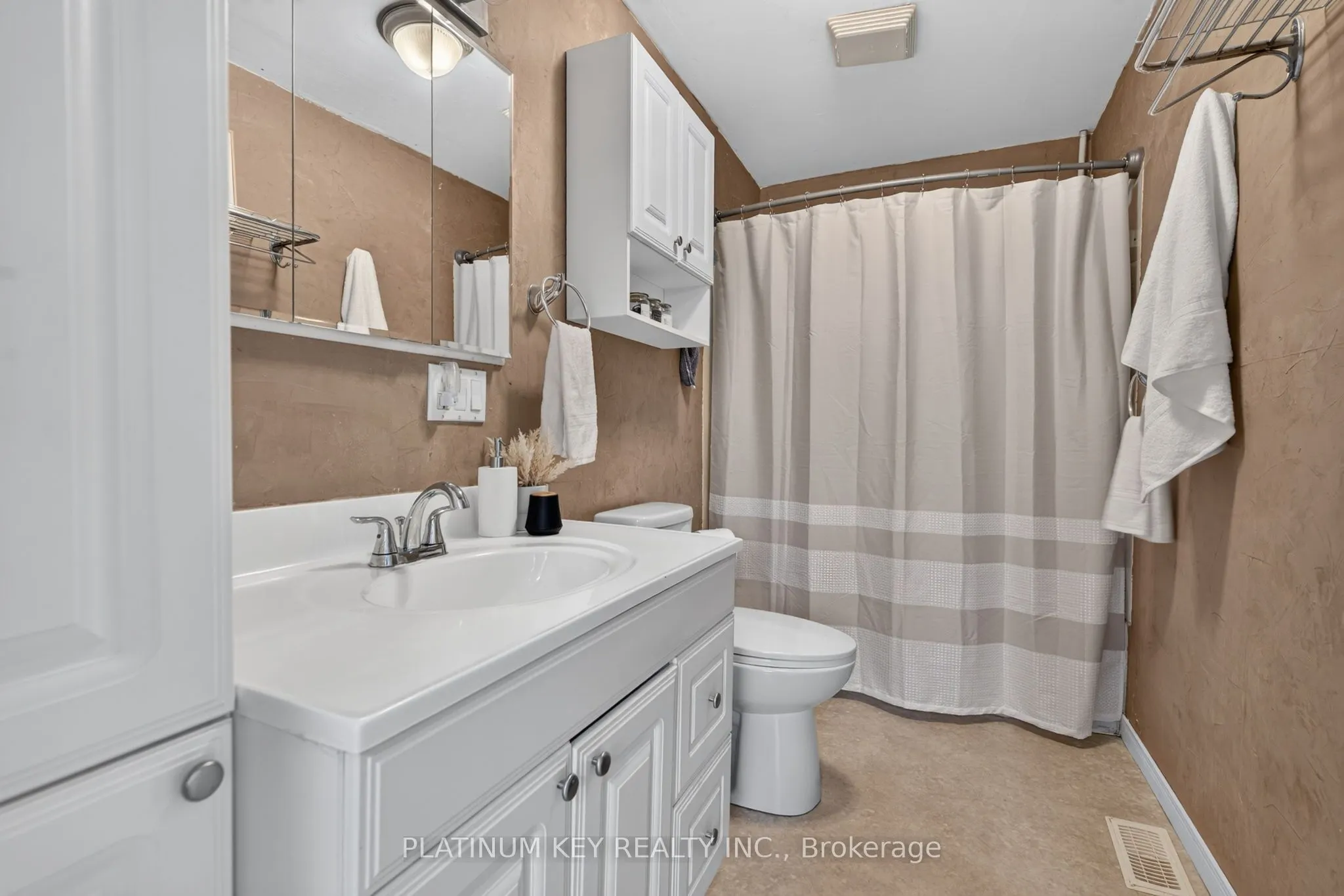 422 Metcalfe Street W