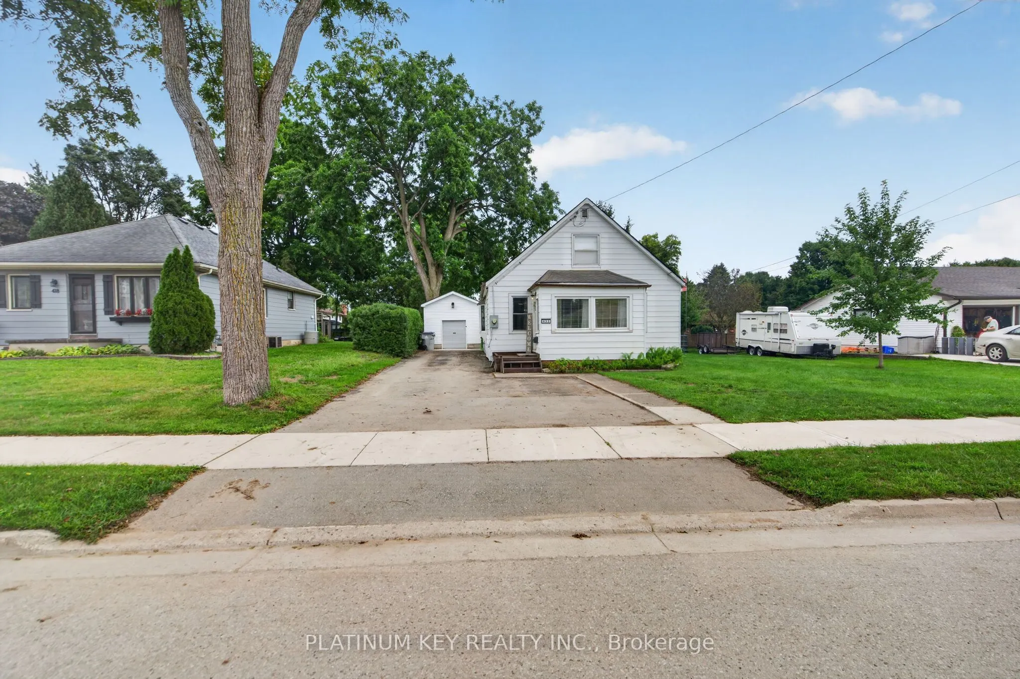 422 Metcalfe Street W