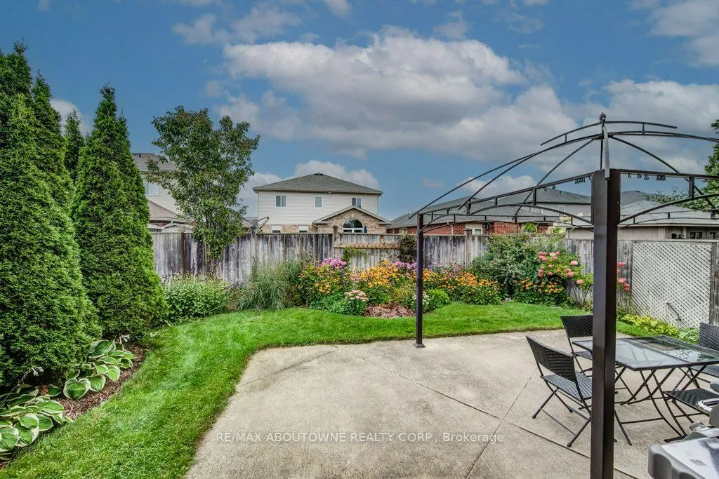 12 BROCK Street