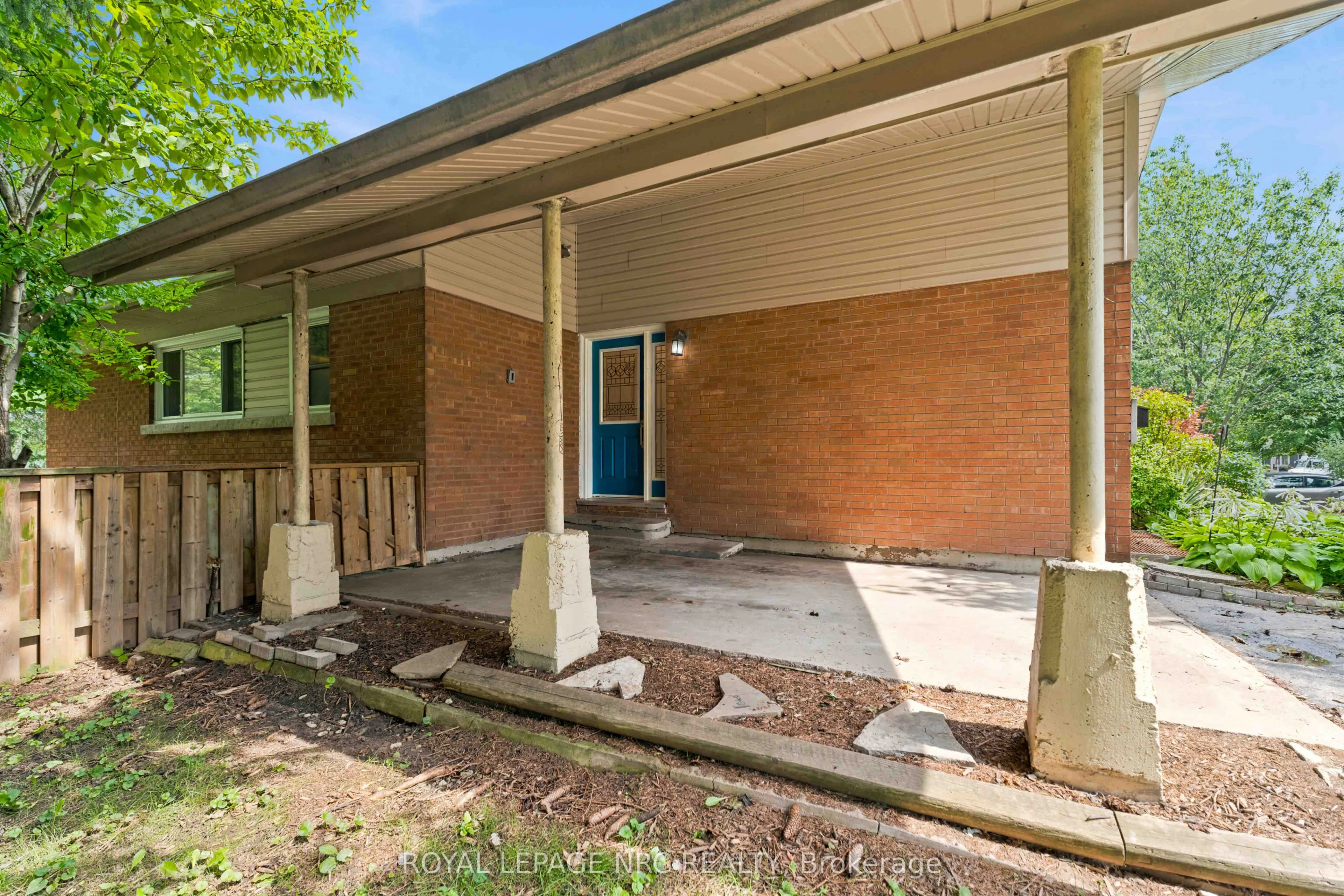 45 Woodcroft Crescent