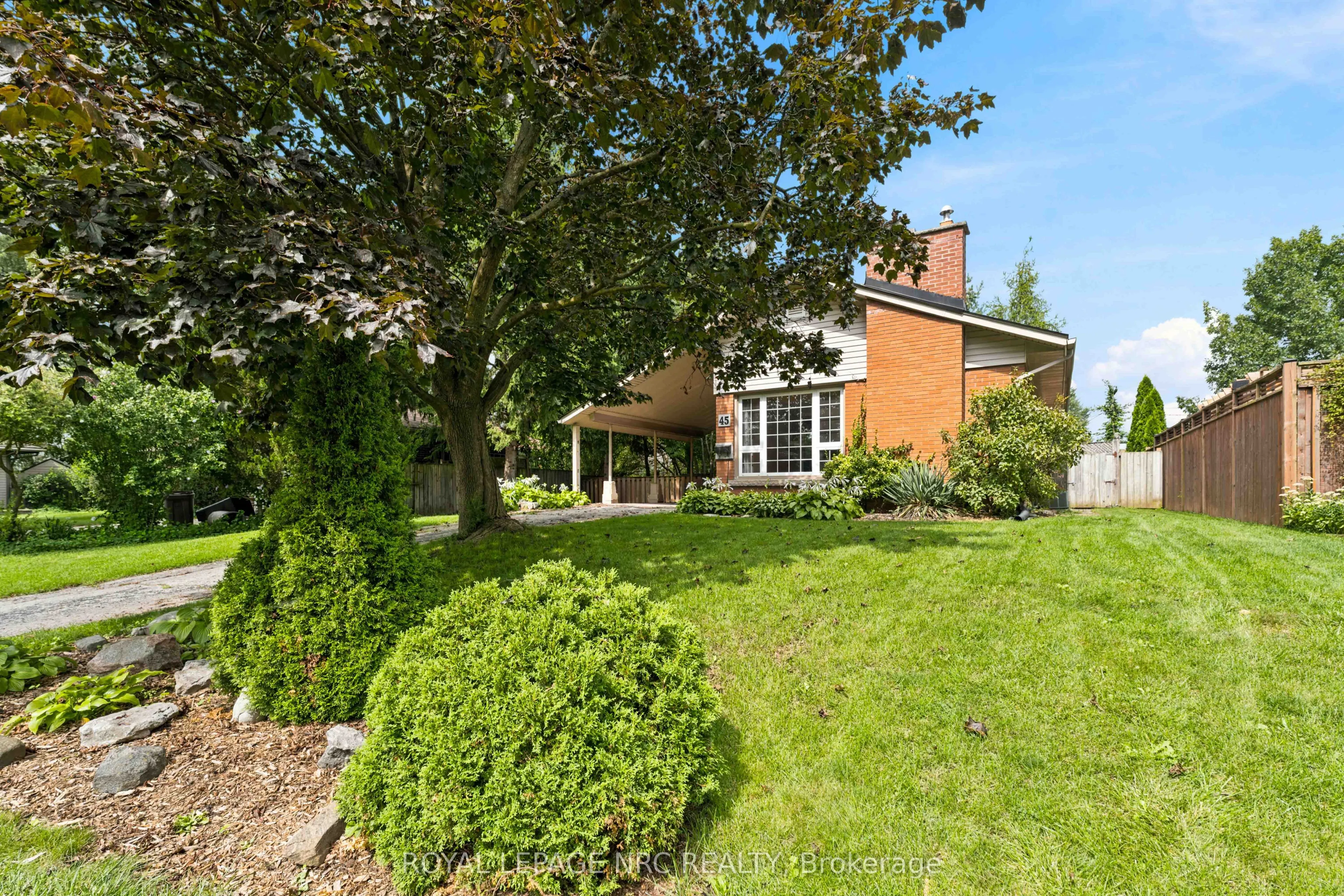 45 Woodcroft Crescent