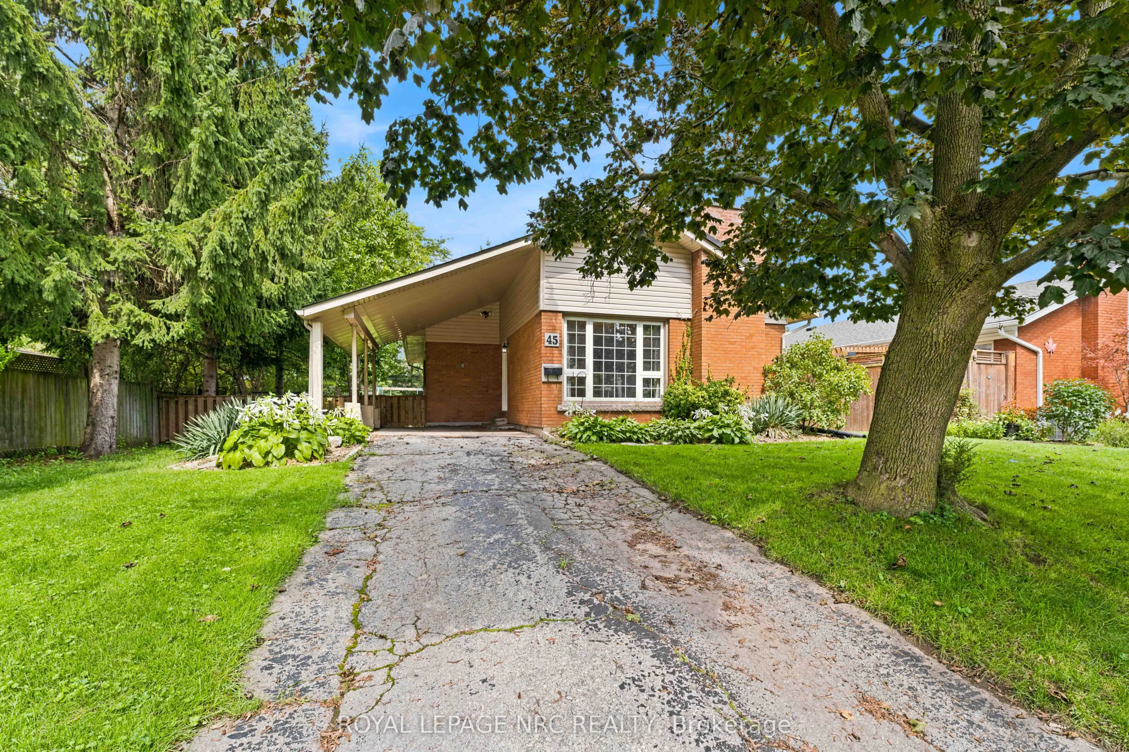45 Woodcroft Crescent