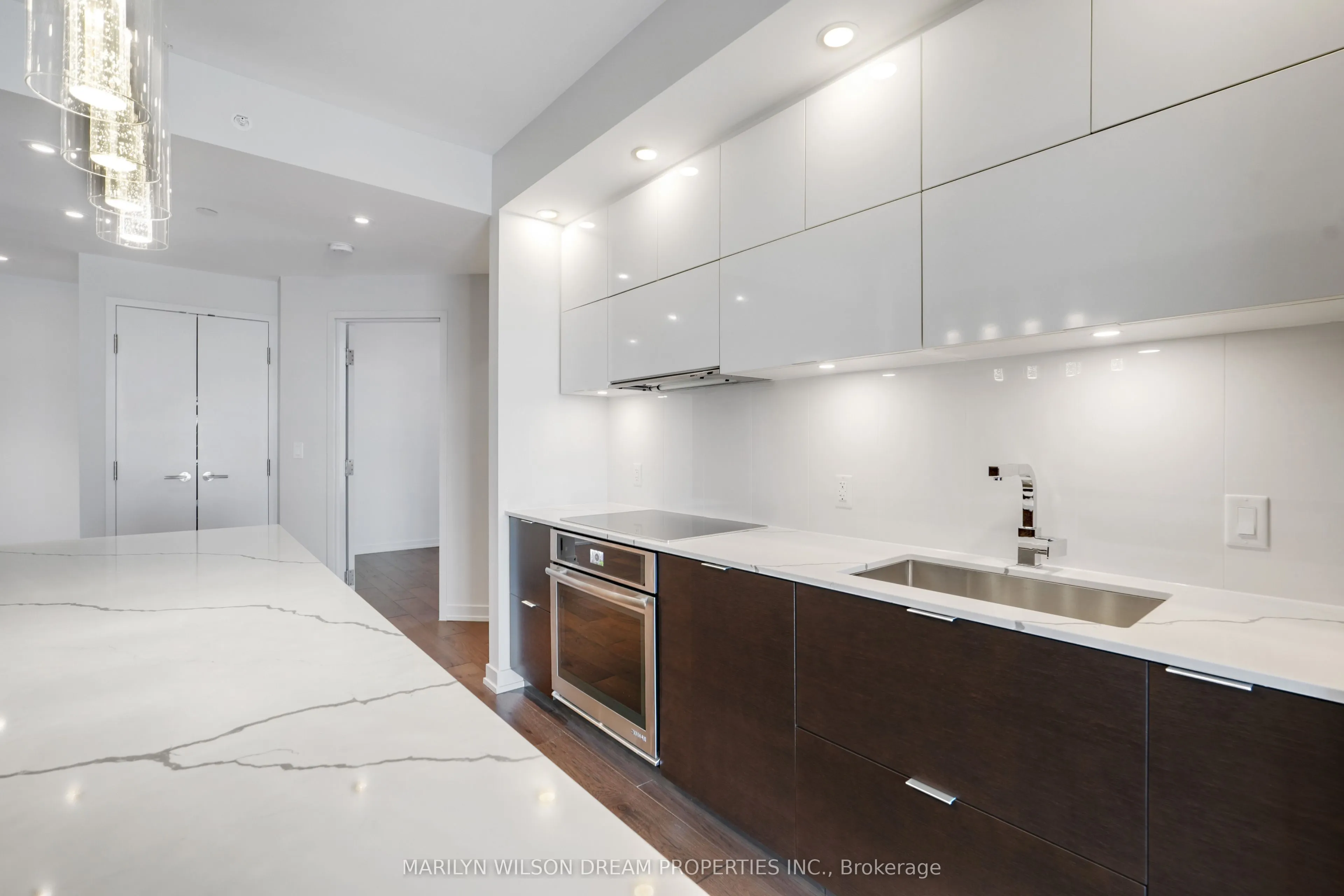 101 Queen Street #1004