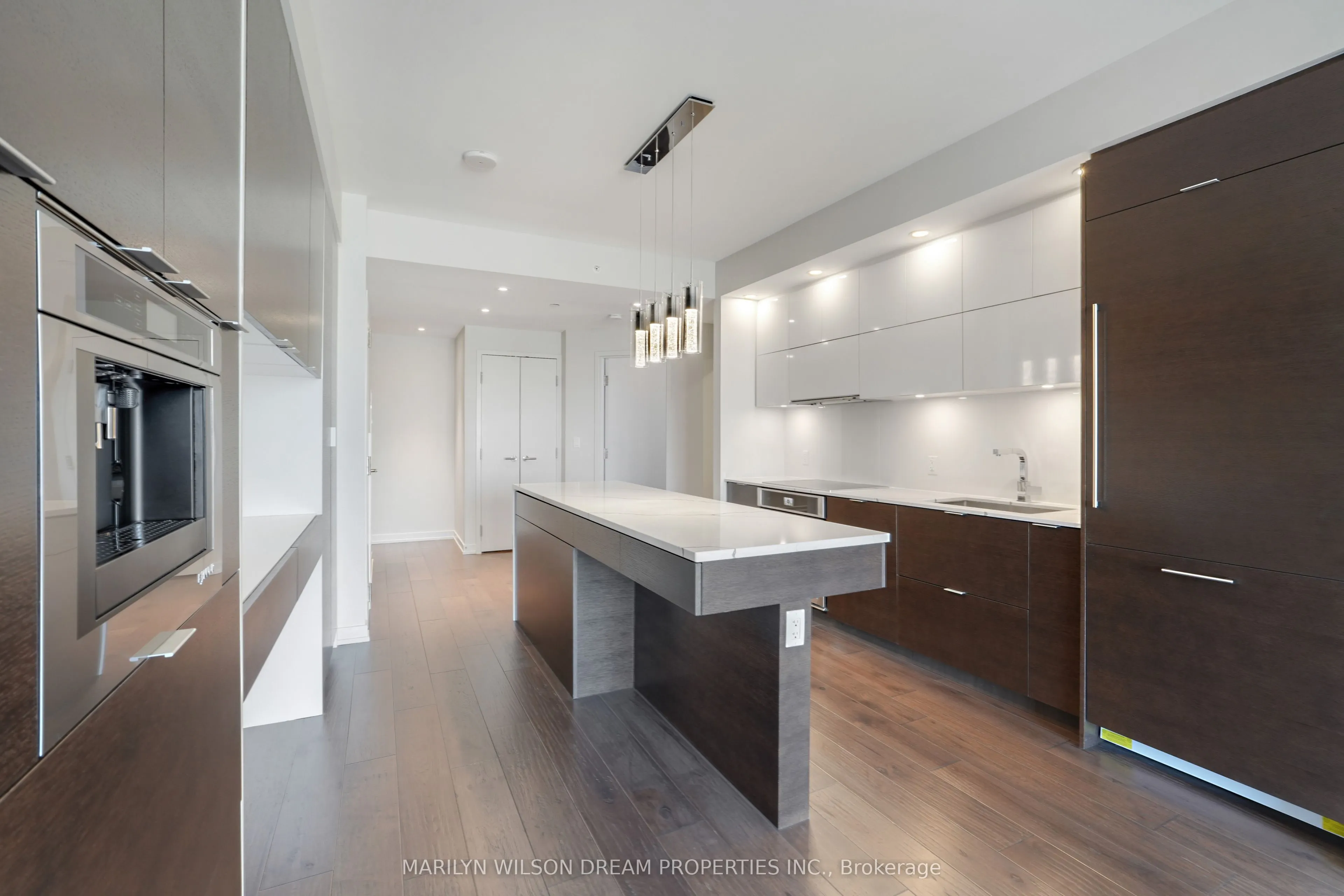 101 Queen Street #1004