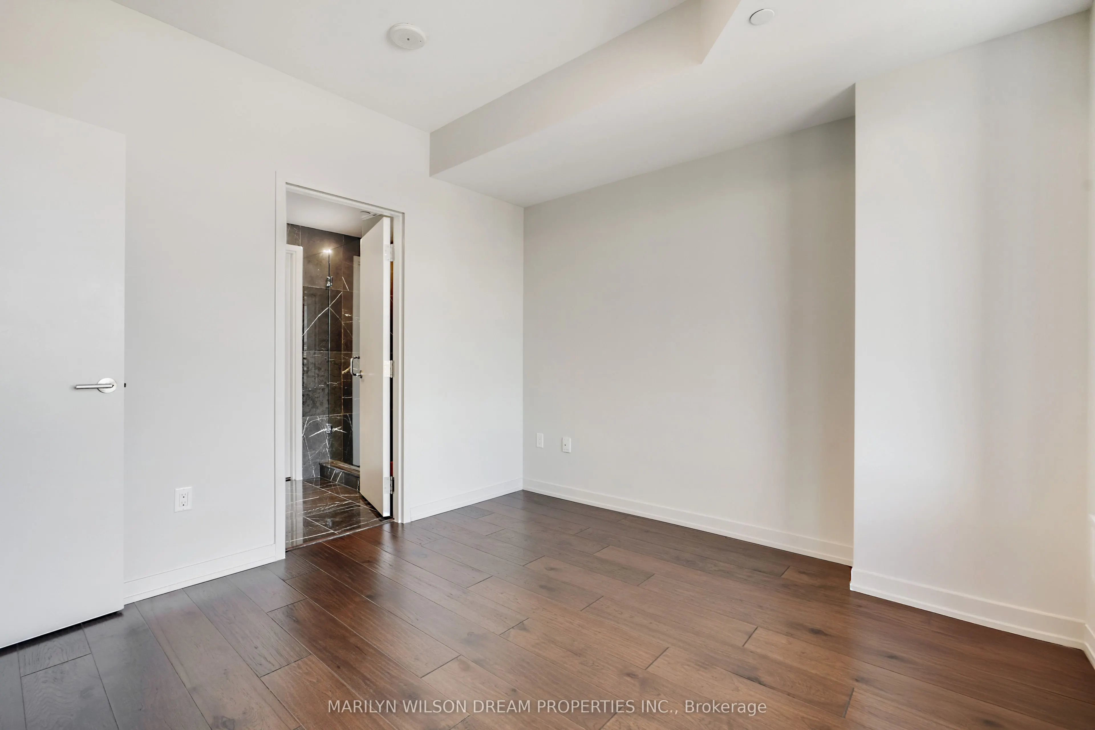 101 Queen Street #1004