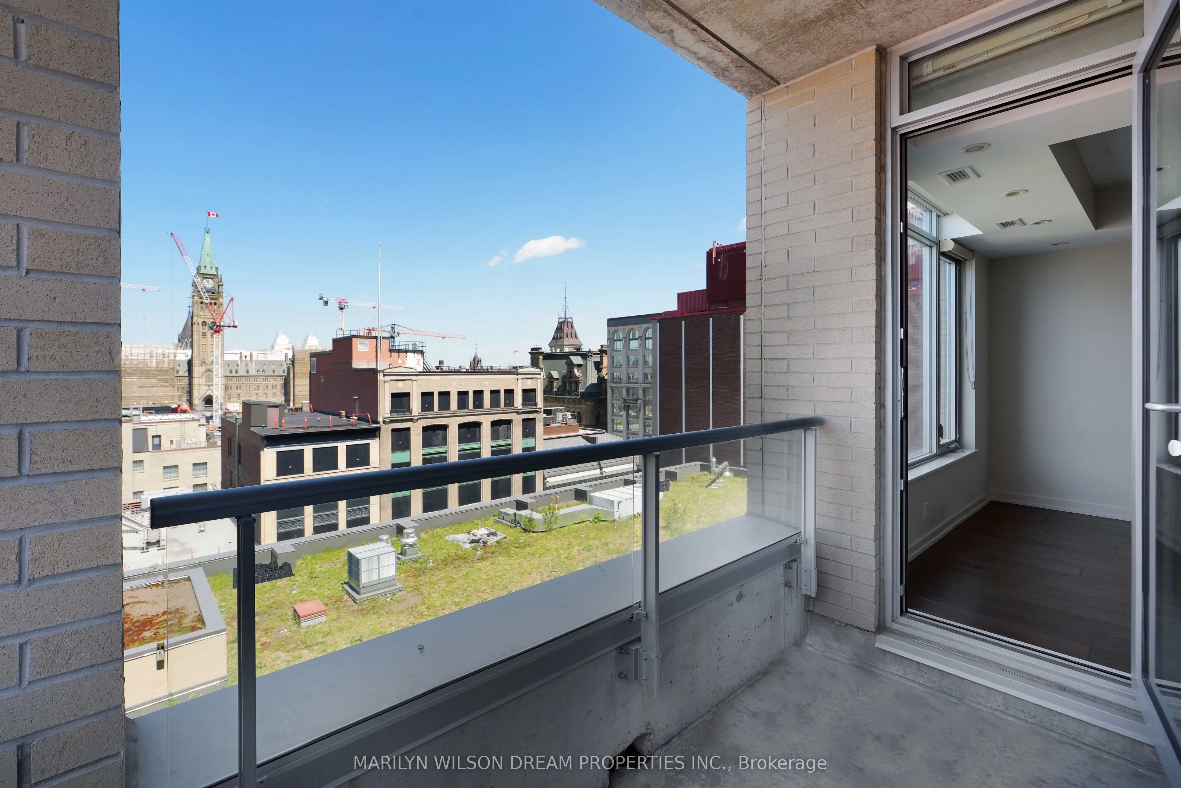 101 Queen Street #1004