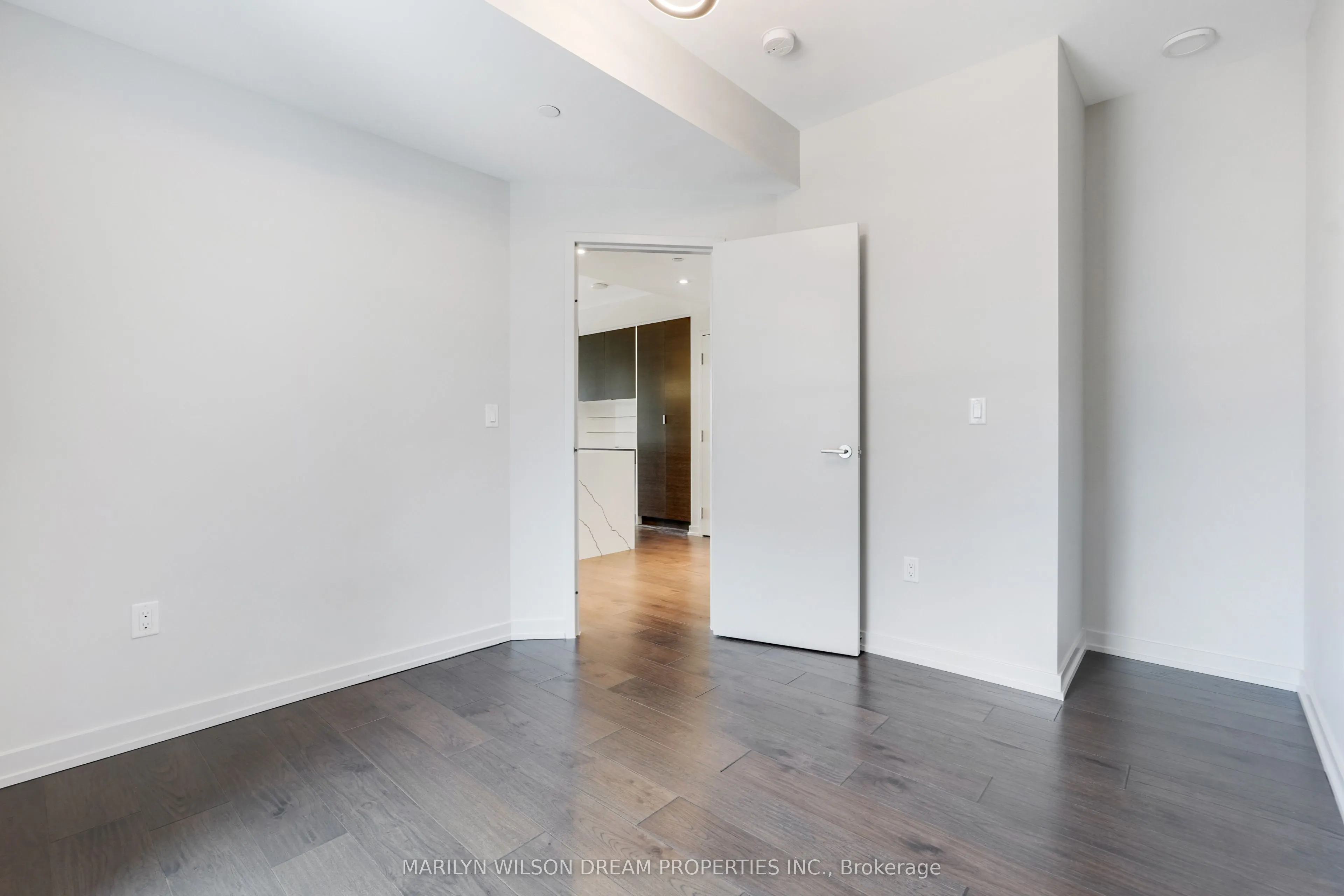 101 Queen Street #1004