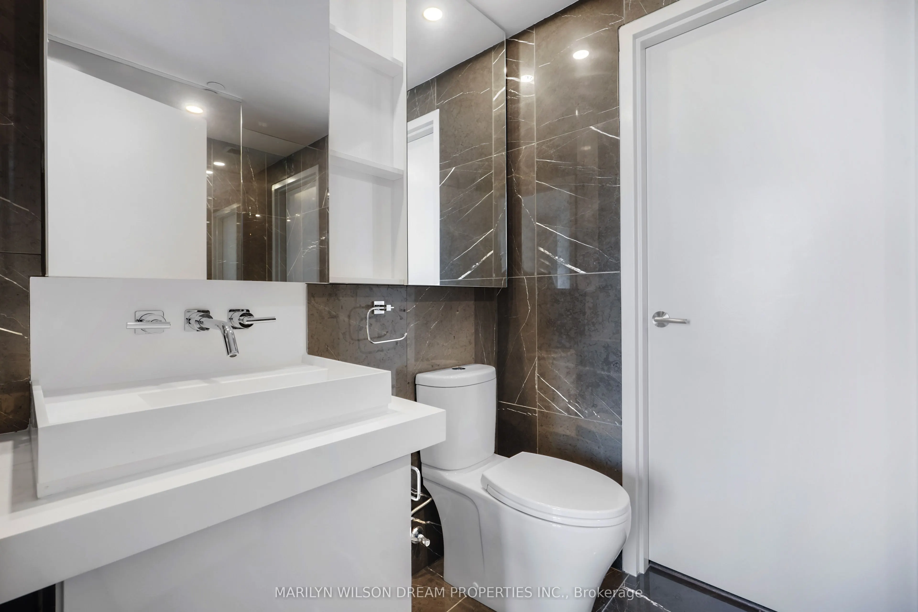 101 Queen Street #1004