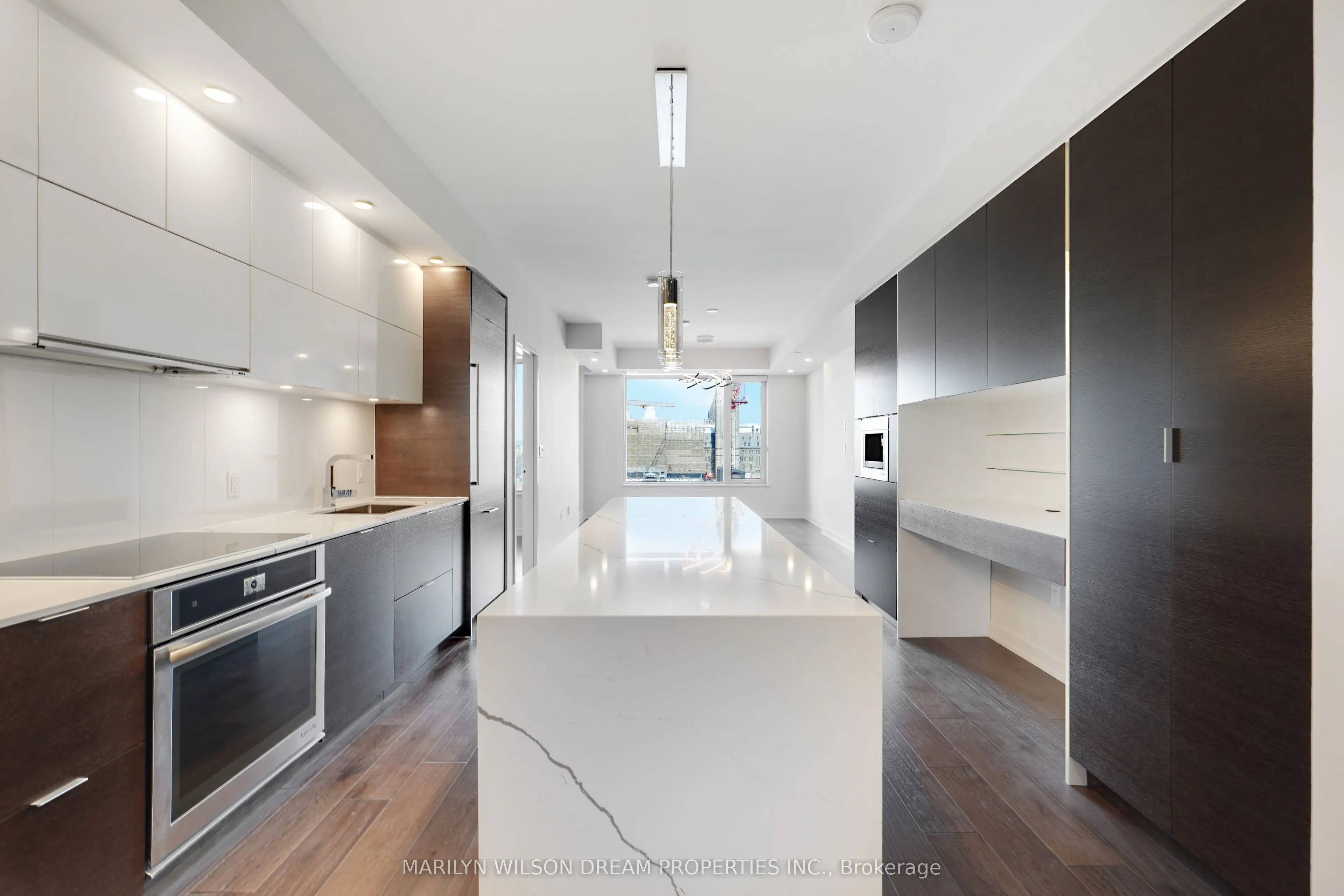 101 Queen Street #1004