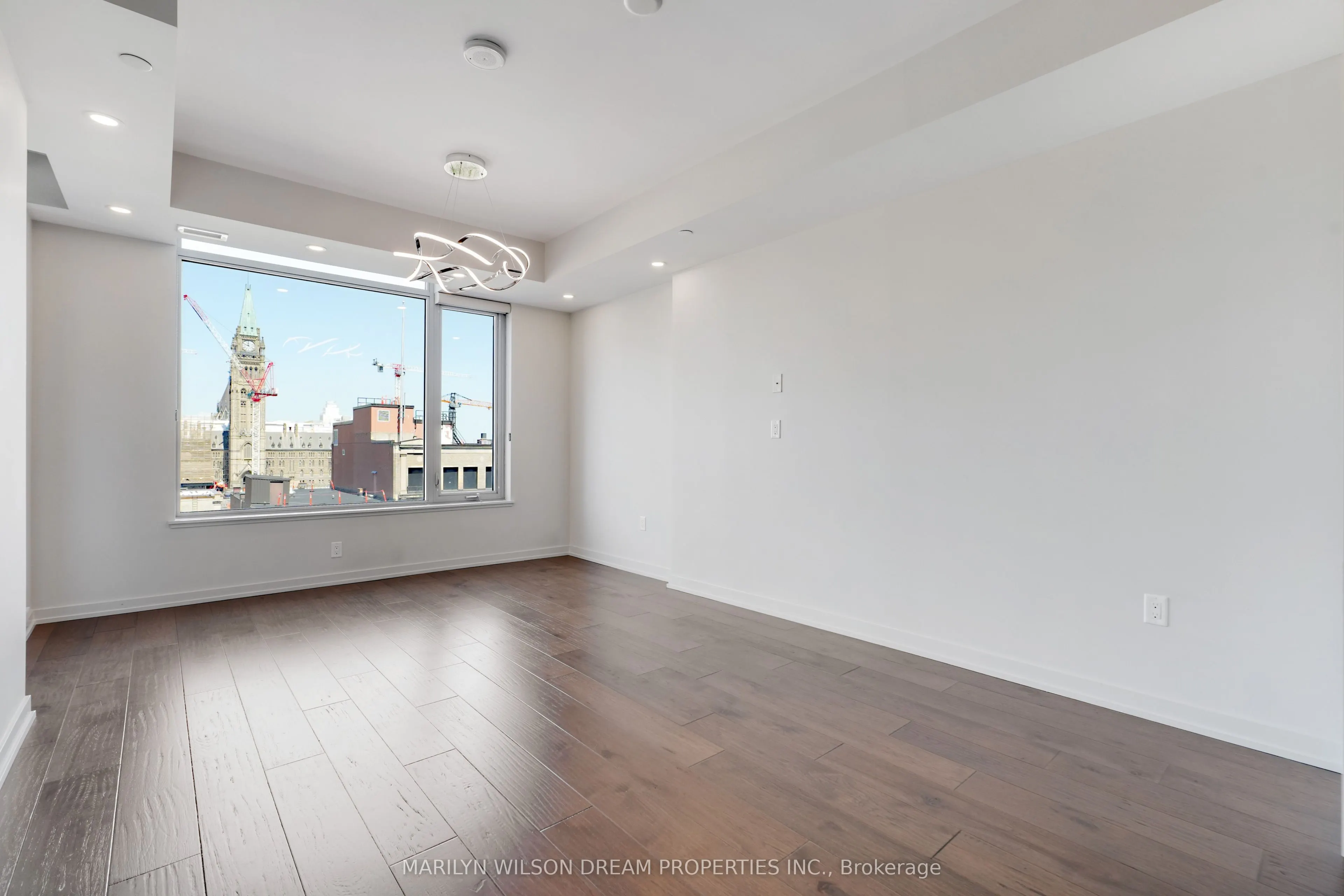 101 Queen Street #1004