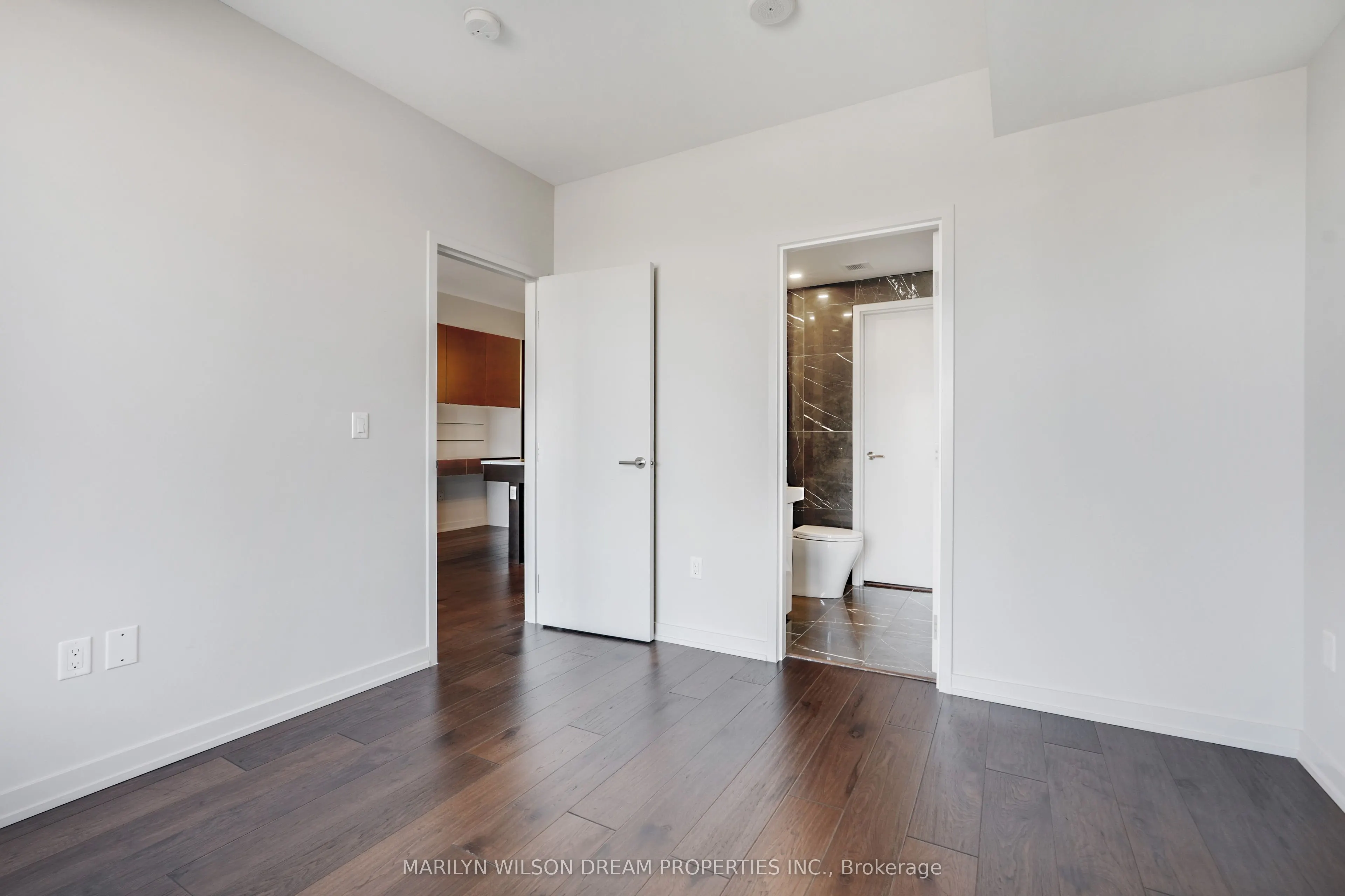 101 Queen Street #1004