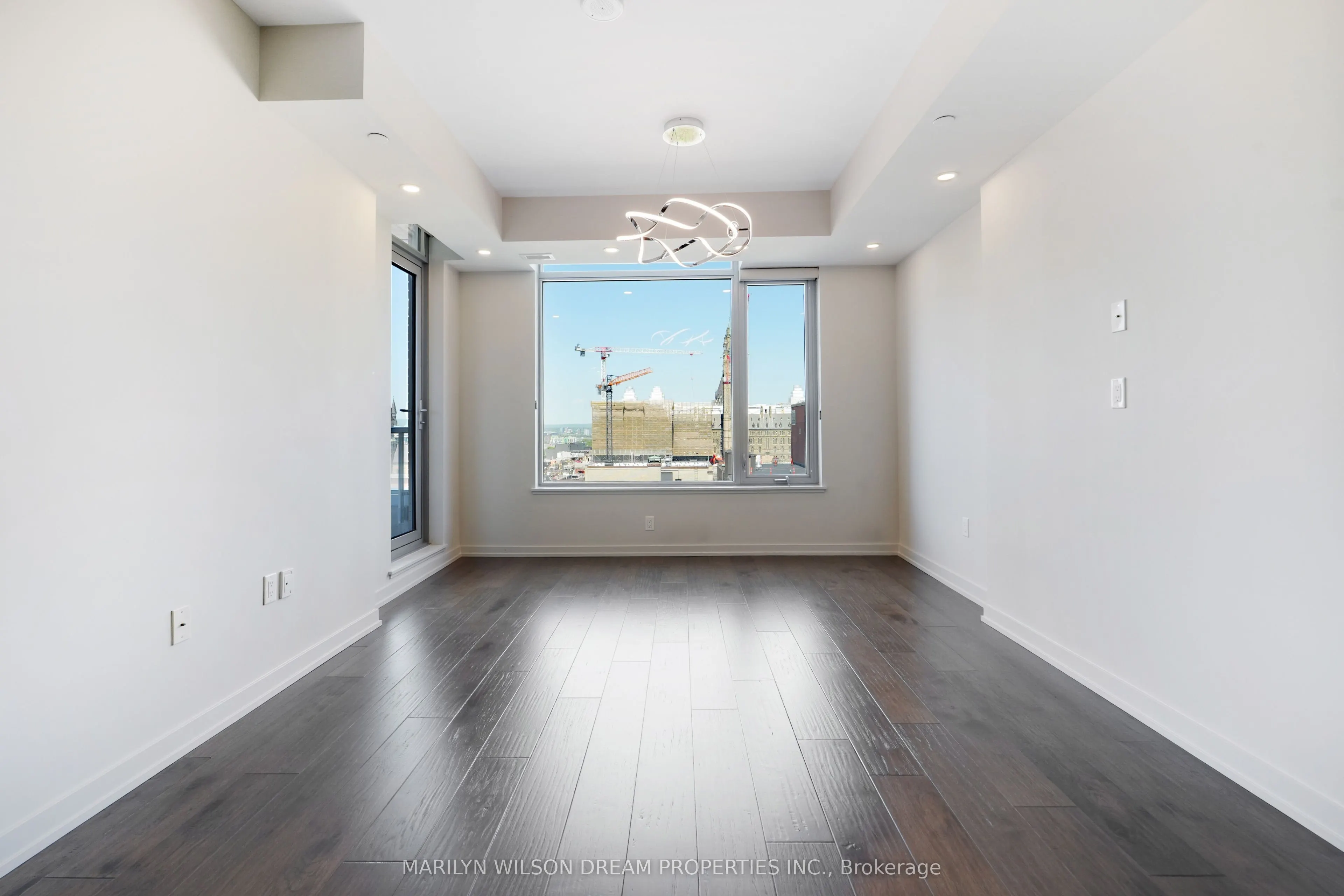 101 Queen Street #1004