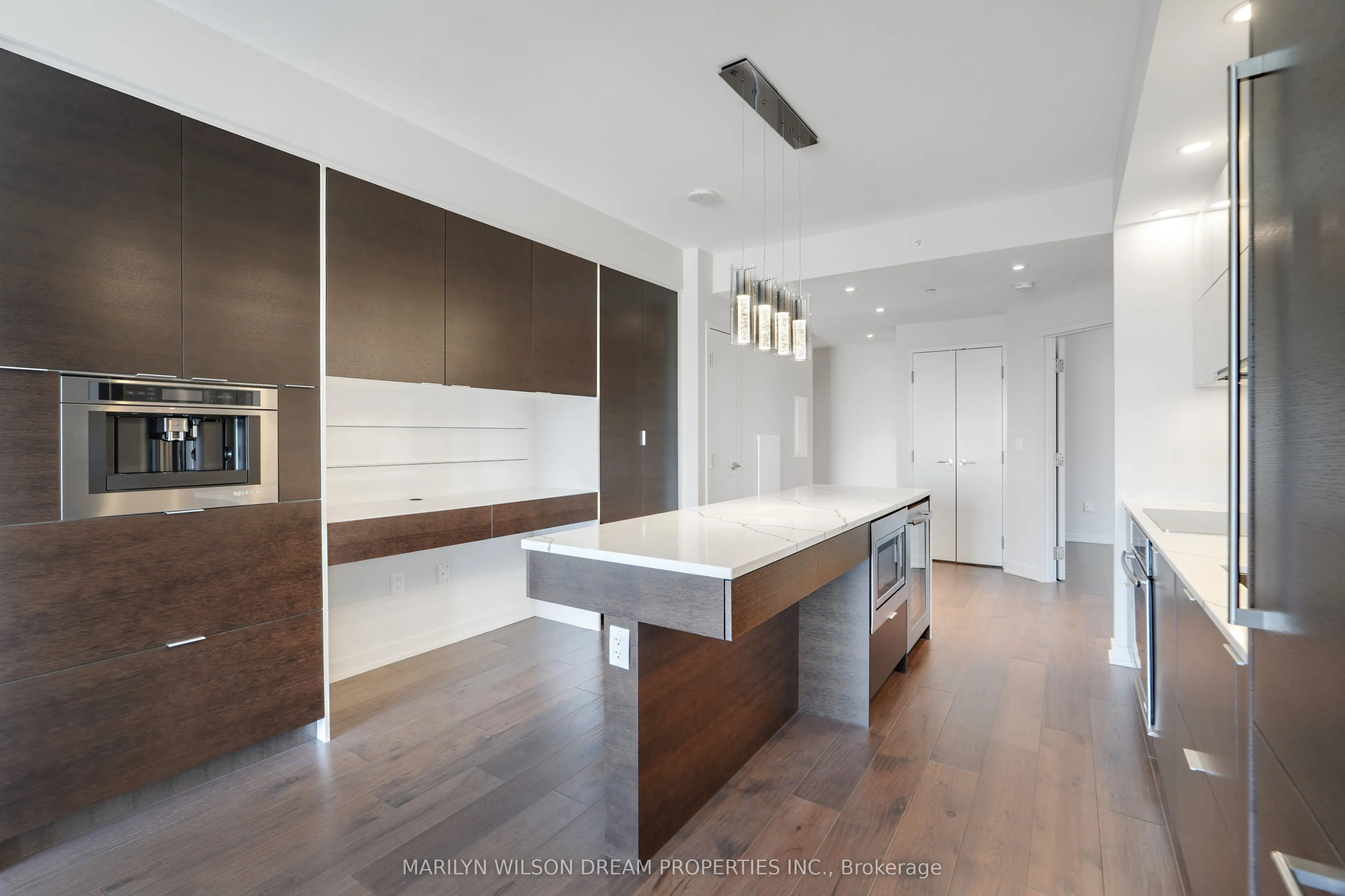 101 Queen Street #1004