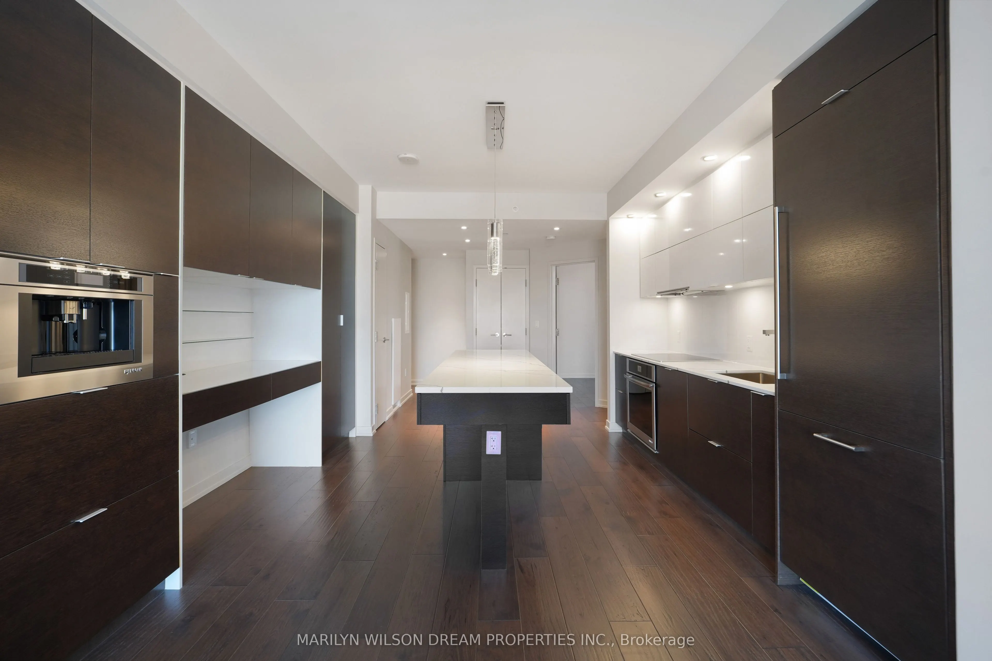 101 Queen Street #1004