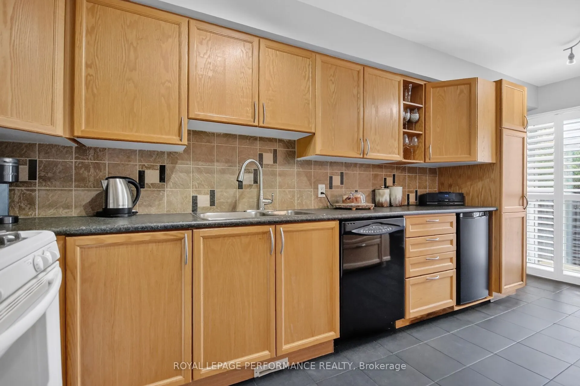7 Calaveras Avenue