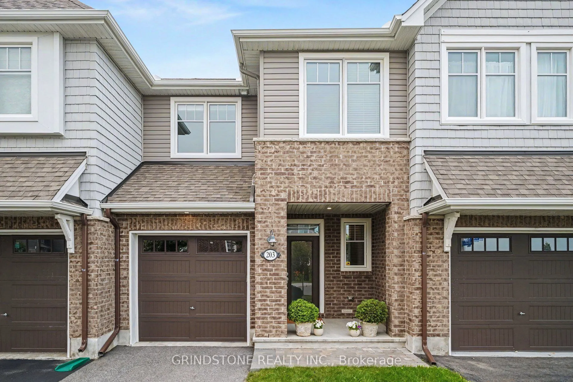 203 Trollius Way