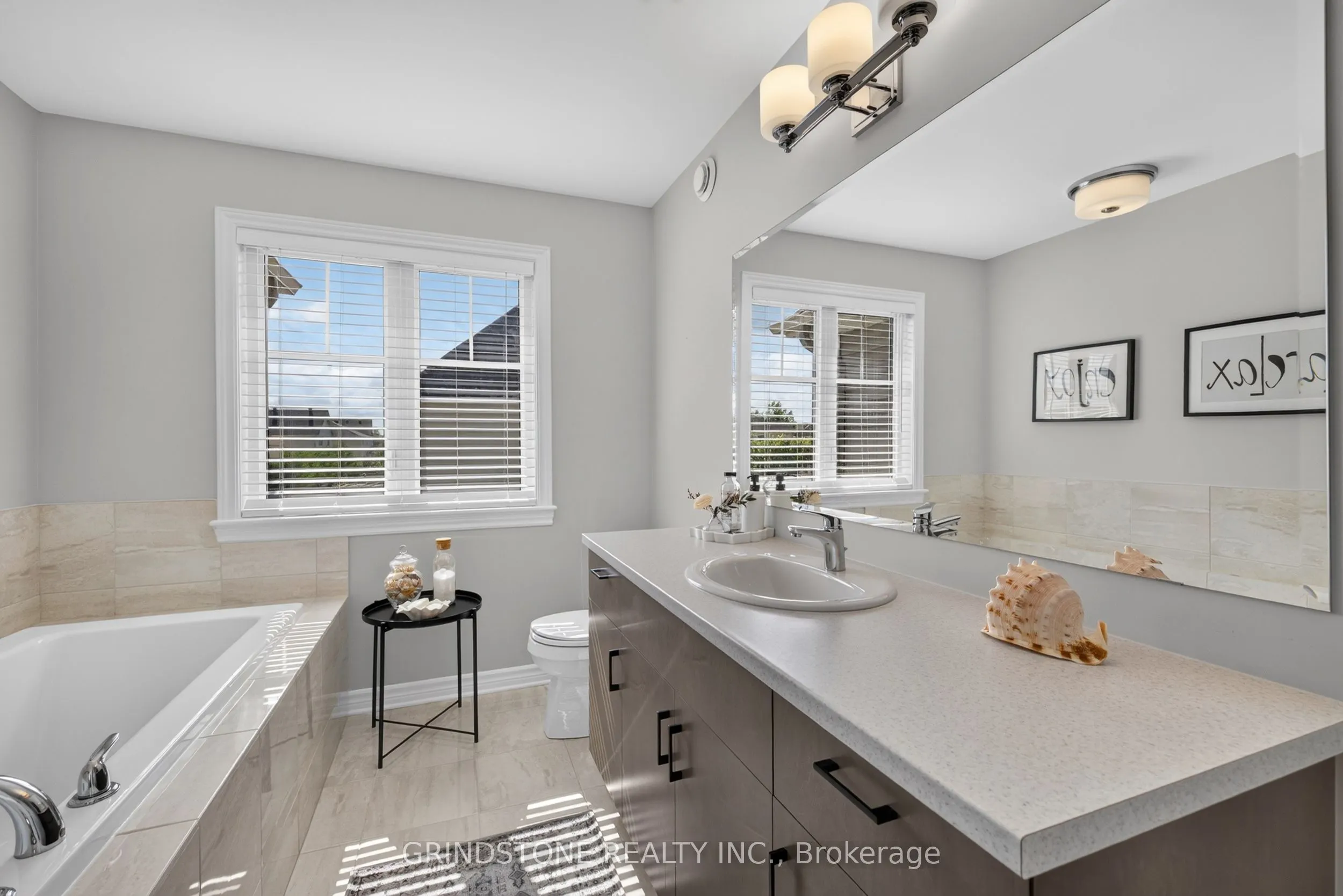 203 Trollius Way