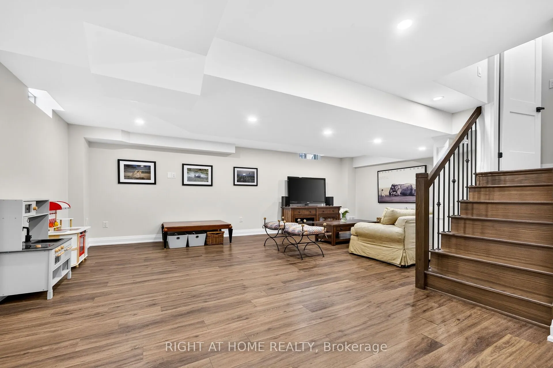 12 Fiddlehead Crescent